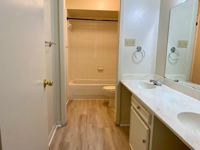 Single Family Residence For Rent in Tarrant County , 2500 S Fielder Road, Arlington, Texas 76015, 3 Bedroom, 1 Bathroom, 1 Garage spaces, 1,026 Sqft, built in 1965, mls#21341257, Real Estate Agent in Arlington, Homes For Rent in Tarrant county, Homes For Rent in Arlington, Realtor in Arlington Texas, Real Estate Brokerage Independent Realty Texas, Luminita Cordes Realtor