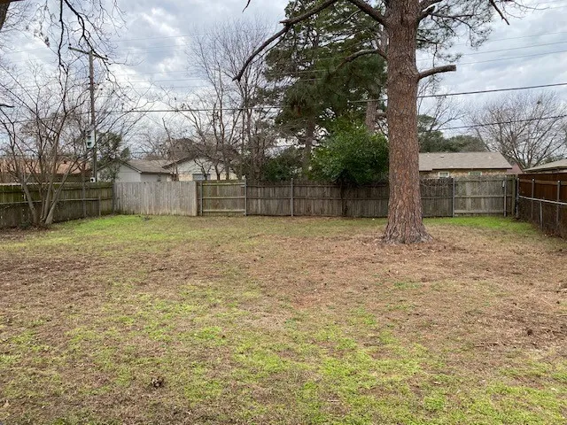 Single Family Residence For Rent in Tarrant County , 2500 S Fielder Road, Arlington, Texas 76015, 3 Bedroom, 1 Bathroom, 1 Garage spaces, 1,026 Sqft, built in 1965, mls#21341257, Real Estate Agent in Arlington, Homes For Rent in Tarrant county, Homes For Rent in Arlington, Realtor in Arlington Texas, Real Estate Brokerage Independent Realty Texas, Luminita Cordes Realtor