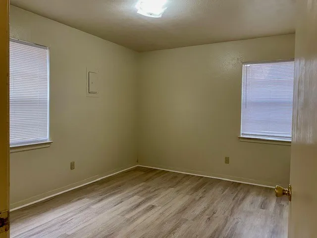 Single Family Residence For Rent in Tarrant County , 2500 S Fielder Road, Arlington, Texas 76015, 3 Bedroom, 1 Bathroom, 1 Garage spaces, 1,026 Sqft, built in 1965, mls#21341257, Real Estate Agent in Arlington, Homes For Rent in Tarrant county, Homes For Rent in Arlington, Realtor in Arlington Texas, Real Estate Brokerage Independent Realty Texas, Luminita Cordes Realtor