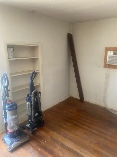 upstairs bedroom/bonus area.