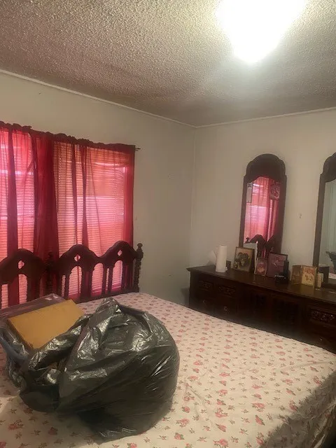 Single Family Residence For Sale in Dallas County , 1419 Presidio Avenue, Dallas, Texas 75216, 3 Bedroom, 2 Bathroom, Garage spaces, 1,320 Sqft, built in 1936, mls#21367144, Real Estate Agent in Dallas, Homes For Sale in Dallas county, Homes For Sale in Dallas, Realtor in Dallas Texas, Real Estate Brokerage Independent Realty Texas, Luminita Cordes Realtor