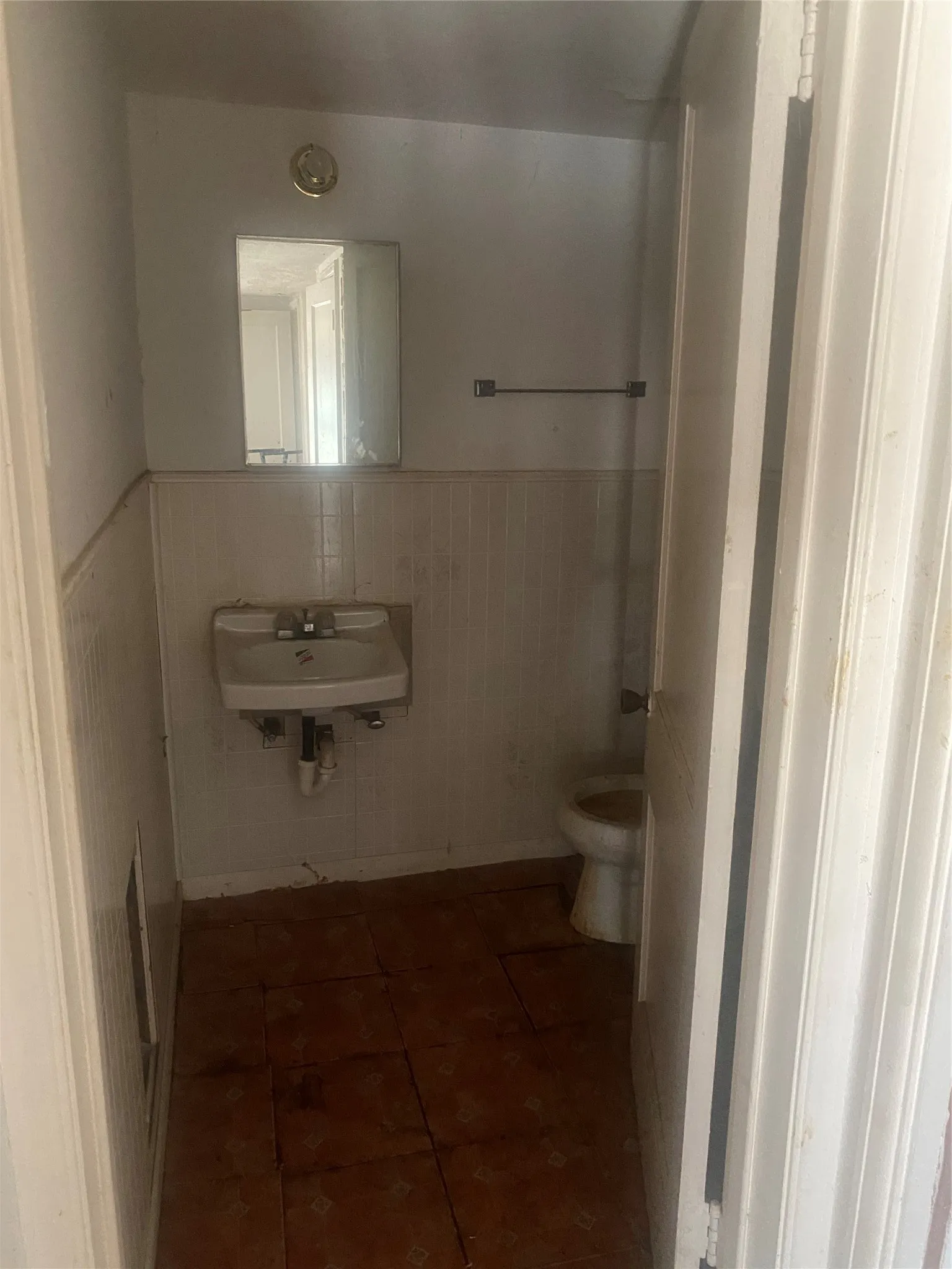 1/2 bath upstairs