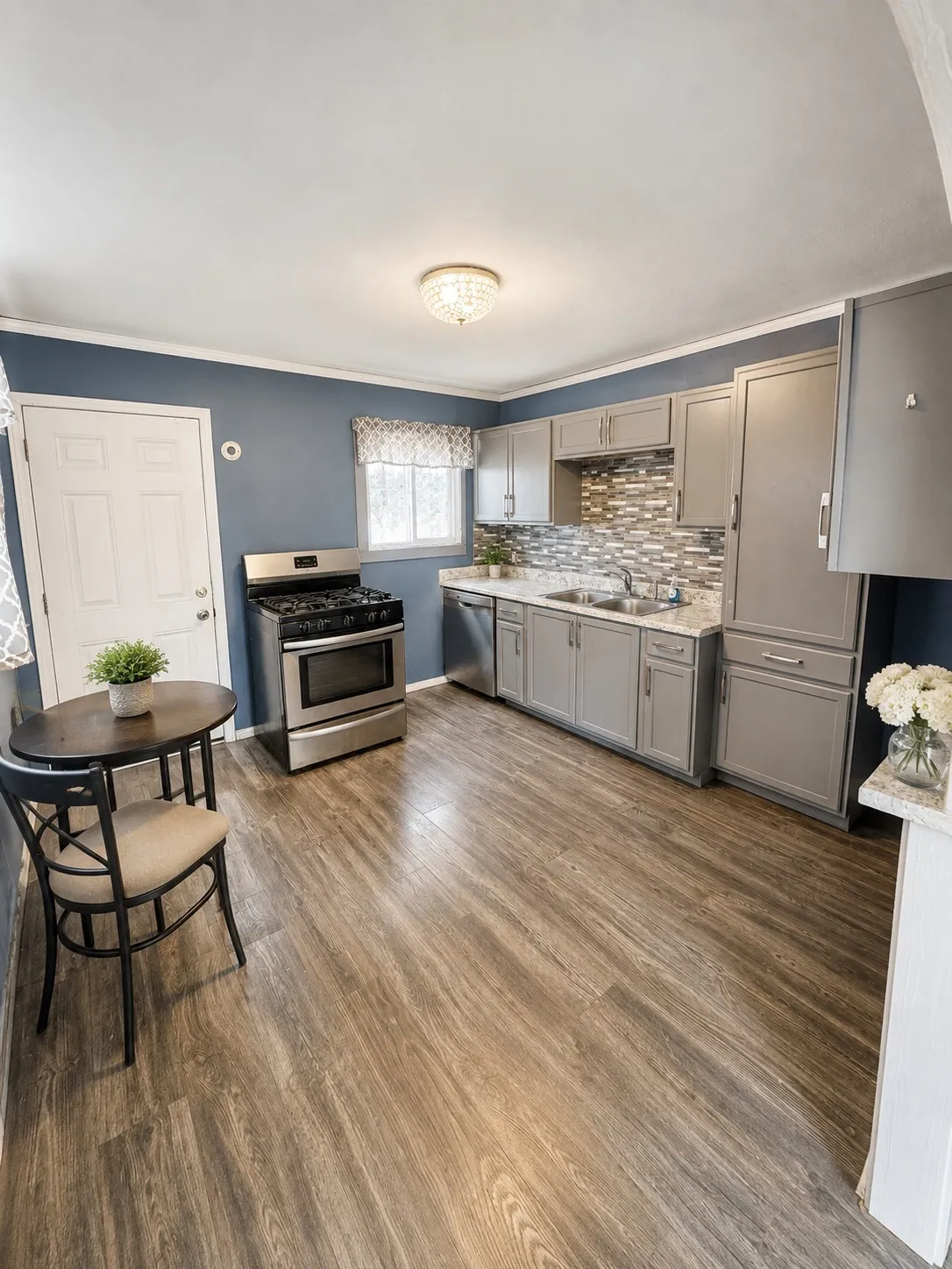 Single Family Residence For Sale in Tarrant County , 5536 Farnsworth Avenue, Fort Worth, Texas 76107, 2 Bedroom, 1 Bathroom, Garage spaces, 728 Sqft, built in 1957, mls#21367151, Real Estate Agent in Fort Worth, Homes For Sale in Tarrant county, Homes For Sale in Fort Worth, Realtor in Fort Worth Texas, Real Estate Brokerage Independent Realty Texas, Luminita Cordes Realtor