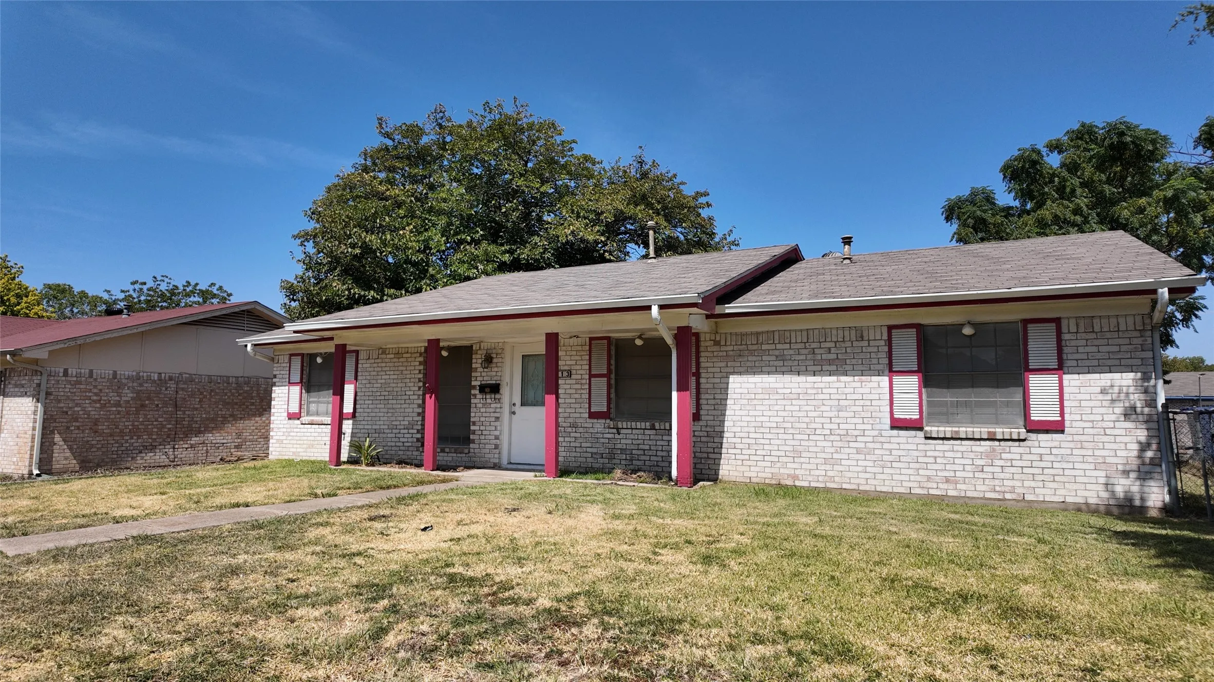 Single Family Residence For Rent in Dallas County , 813 Waikiki Drive, Garland, Texas 75043, 3 Bedroom, 2 Bathroom, 1 Garage spaces, 1,036 Sqft, built in 1971, Price $1,500, mls#21367154, Real Estate Agent in Garland, Homes For Rent in Dallas county, Homes For Rent in Garland, Realtor in Garland Texas, Real Estate Brokerage Independent Realty Texas, Luminita Cordes Realtor
