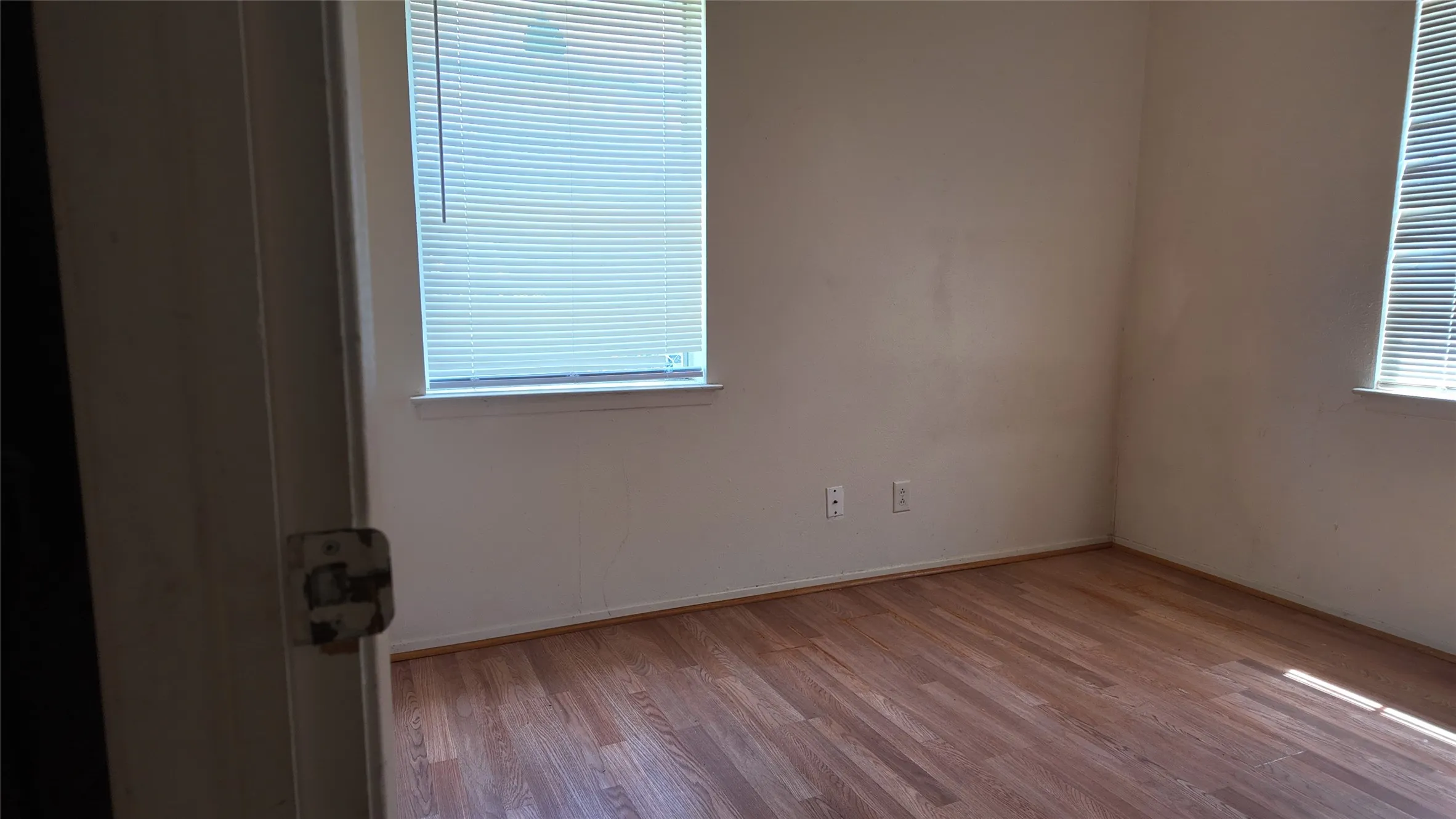 Single Family Residence For Rent in Dallas County , 813 Waikiki Drive, Garland, Texas 75043, 3 Bedroom, 2 Bathroom, 1 Garage spaces, 1,036 Sqft, built in 1971, Price $1,500, mls#21367154, Real Estate Agent in Garland, Homes For Rent in Dallas county, Homes For Rent in Garland, Realtor in Garland Texas, Real Estate Brokerage Independent Realty Texas, Luminita Cordes Realtor