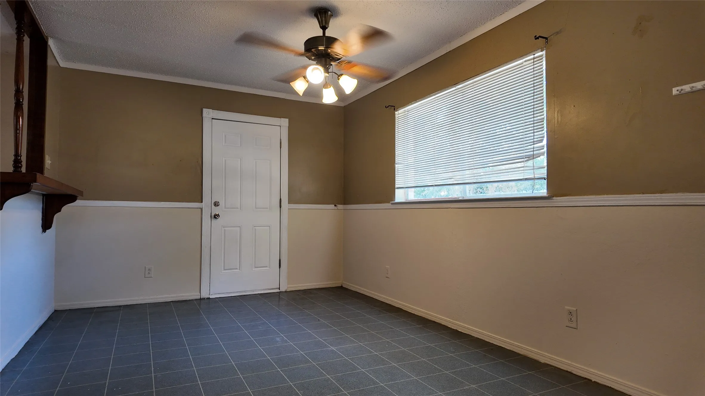 Single Family Residence For Rent in Dallas County , 813 Waikiki Drive, Garland, Texas 75043, 3 Bedroom, 2 Bathroom, 1 Garage spaces, 1,036 Sqft, built in 1971, Price $1,500, mls#21367154, Real Estate Agent in Garland, Homes For Rent in Dallas county, Homes For Rent in Garland, Realtor in Garland Texas, Real Estate Brokerage Independent Realty Texas, Luminita Cordes Realtor