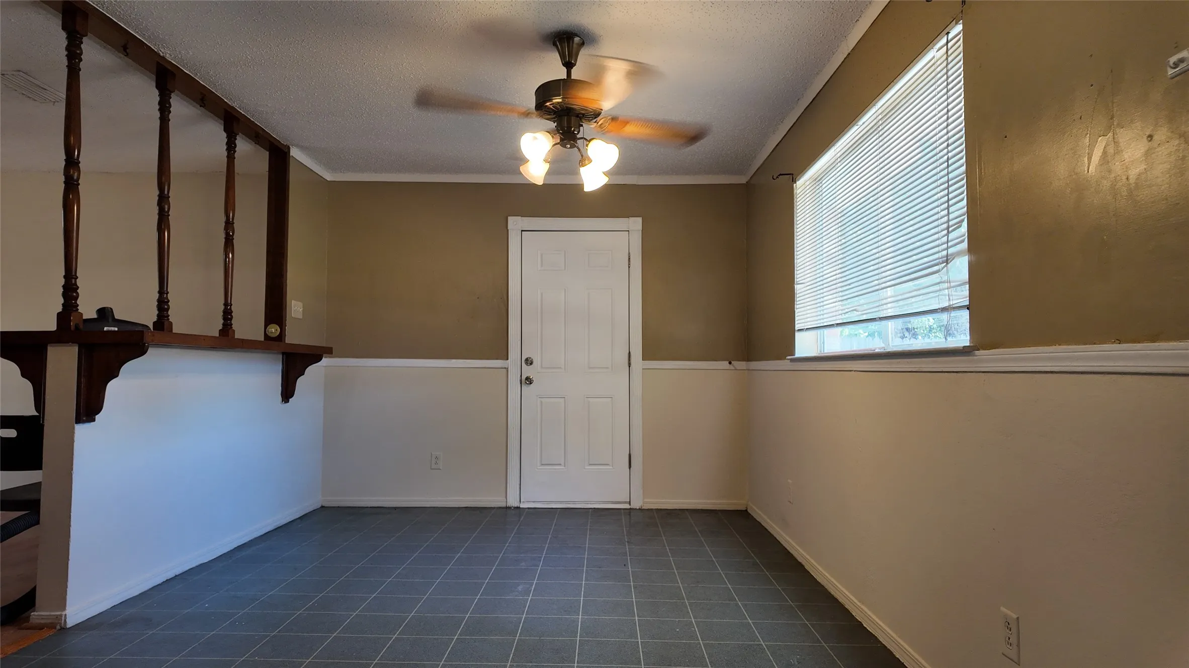 Single Family Residence For Rent in Dallas County , 813 Waikiki Drive, Garland, Texas 75043, 3 Bedroom, 2 Bathroom, 1 Garage spaces, 1,036 Sqft, built in 1971, Price $1,500, mls#21367154, Real Estate Agent in Garland, Homes For Rent in Dallas county, Homes For Rent in Garland, Realtor in Garland Texas, Real Estate Brokerage Independent Realty Texas, Luminita Cordes Realtor