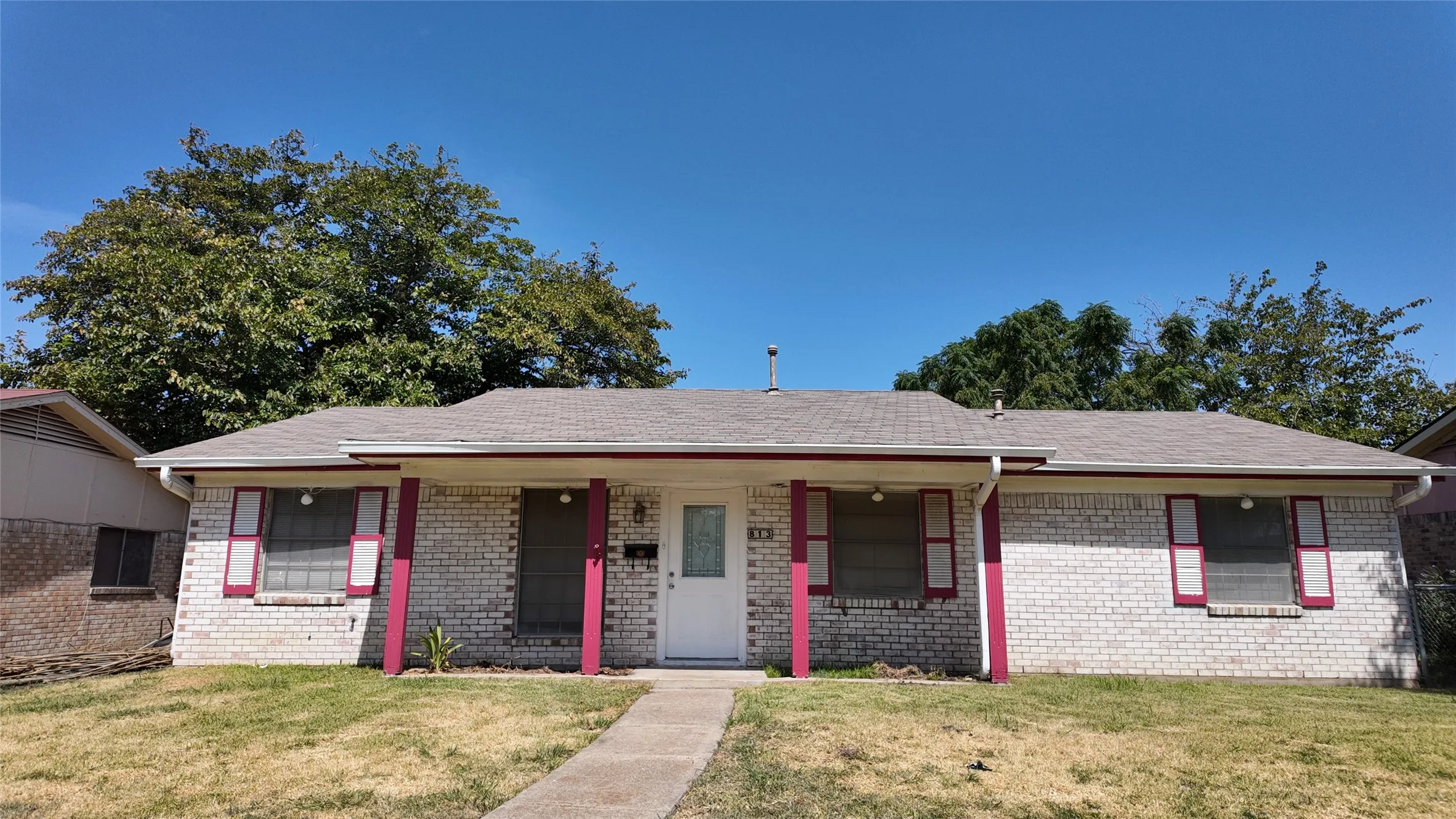 Single Family Residence For Rent in Dallas County , 813 Waikiki Drive, Garland, Texas 75043, 3 Bedroom, 2 Bathroom, 1 Garage spaces, 1,036 Sqft, built in 1971, Price $1,500, mls#21367154, Real Estate Agent in Garland, Homes For Rent in Dallas county, Homes For Rent in Garland, Realtor in Garland Texas, Real Estate Brokerage Independent Realty Texas, Luminita Cordes Realtor