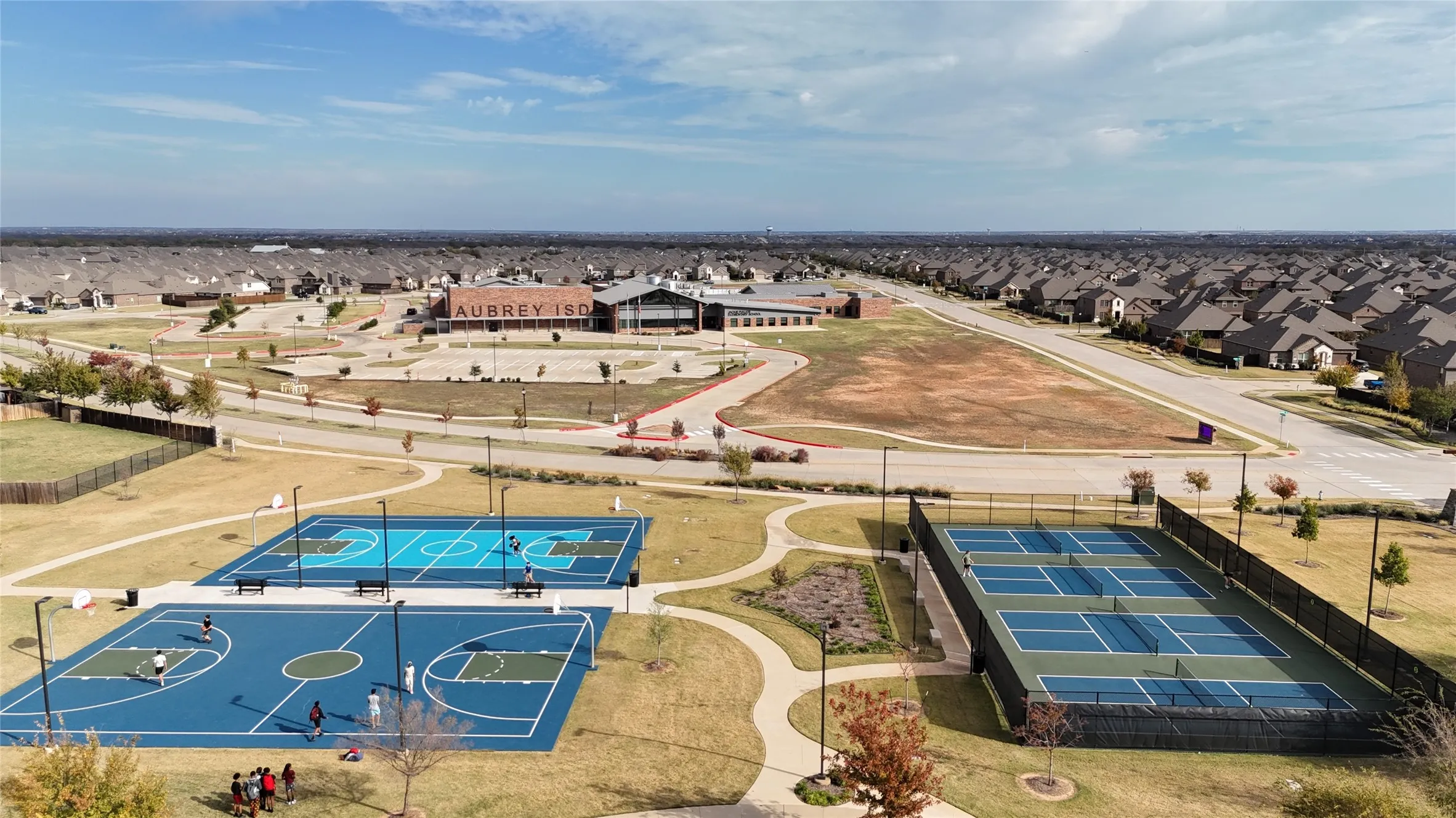 Single Family Residence For Rent in Denton County , 11008 Summer Rain Boulevard, Aubrey, Texas 76227, 4 Bedroom, 2 Bathroom, 2 Garage spaces, 1,887 Sqft, built in 2022, mls#21365240, Real Estate Agent in Aubrey, Homes For Rent in Denton county, Homes For Rent in Aubrey, Realtor in Aubrey Texas, Real Estate Brokerage Independent Realty Texas, Luminita Cordes Realtor