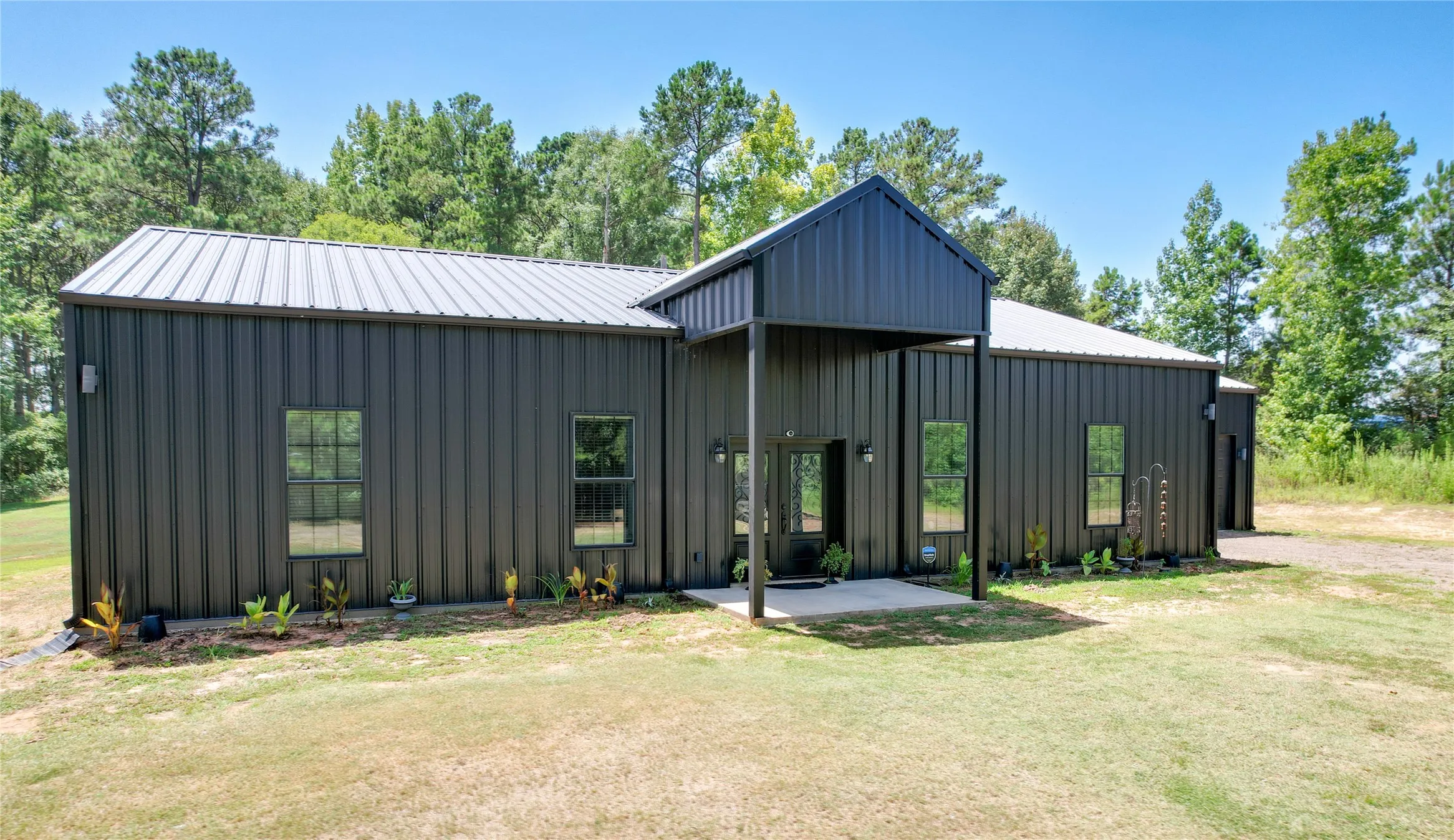 Single Family Residence For Sale in Rusk County , 1373 County Road 166 W, Overton, Texas 75684, 3 Bedroom, 2 Bathroom, 2 Garage spaces, 3,334 Sqft, built in 2021, mls#21366050, Real Estate Agent in Overton, Homes For Sale in Rusk county, Homes For Sale in Overton, Realtor in Overton Texas, Real Estate Brokerage Independent Realty Texas, Luminita Cordes Realtor