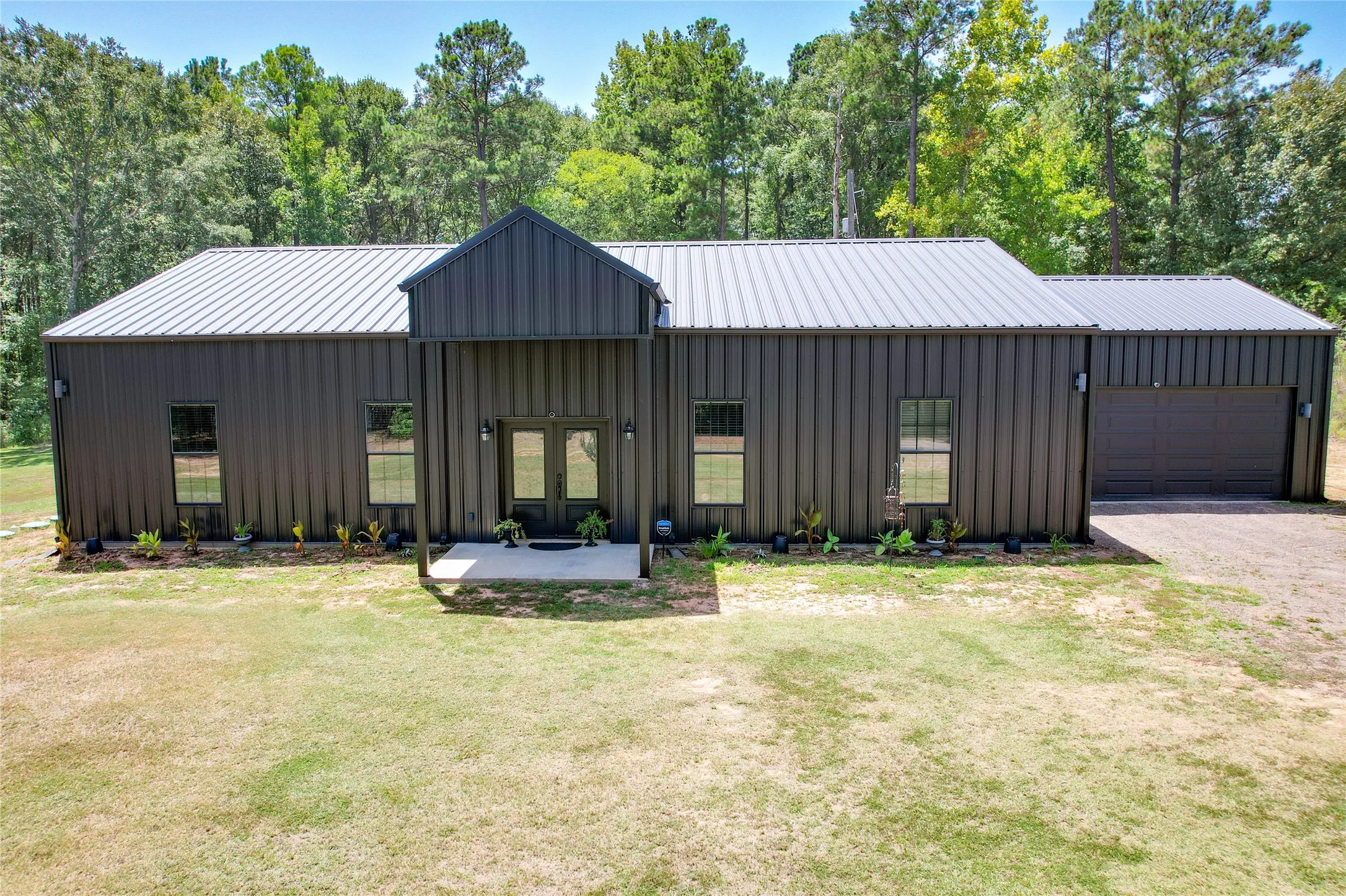 Single Family Residence For Sale in Rusk County , 1373 County Road 166 W, Overton, Texas 75684, 3 Bedroom, 2 Bathroom, 2 Garage spaces, 3,334 Sqft, built in 2021, mls#21366050, Real Estate Agent in Overton, Homes For Sale in Rusk county, Homes For Sale in Overton, Realtor in Overton Texas, Real Estate Brokerage Independent Realty Texas, Luminita Cordes Realtor