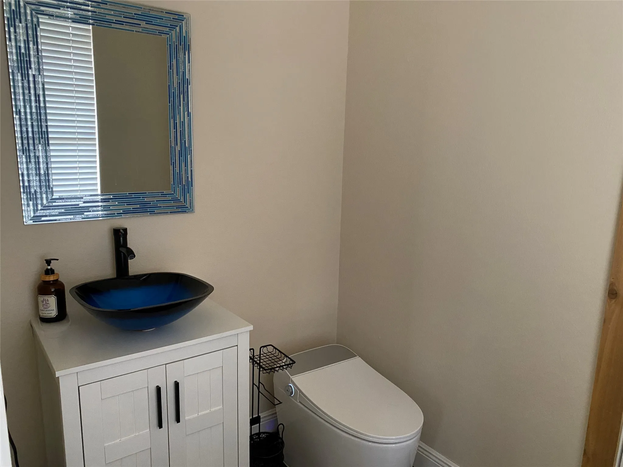 Single Family Residence For Sale in Dallas County , 400 S Jefferson Street S, Irving, Texas 75060, 3 Bedroom, 3 Bathroom, 2 Garage spaces, 2,172 Sqft, built in 2004, mls#21367138, Real Estate Agent in Irving, Homes For Sale in Dallas county, Homes For Sale in Irving, Realtor in Irving Texas, Real Estate Brokerage Independent Realty Texas, Luminita Cordes Realtor