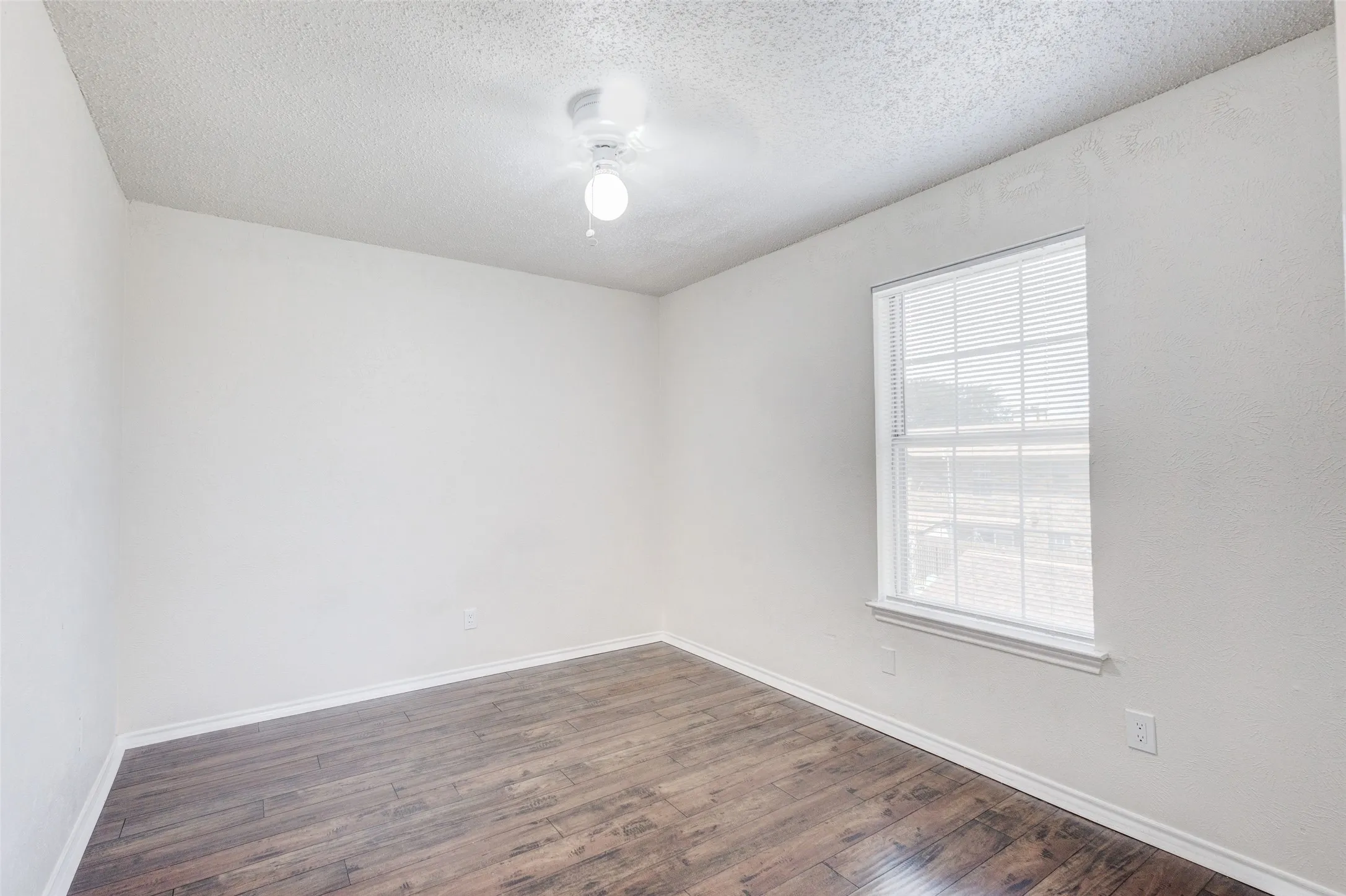 Condominium For Rent in Dallas County , 910 Cedar Terrace 910, Cedar Hill, Texas 75104, 3 Bedroom, 3 Bathroom, Garage spaces, 1,242 Sqft, built in 1983, mls#21366883, Real Estate Agent in Cedar Hill, Homes For Rent in Dallas county, Homes For Rent in Cedar Hill, Realtor in Cedar Hill Texas, Real Estate Brokerage Independent Realty Texas, Luminita Cordes Realtor