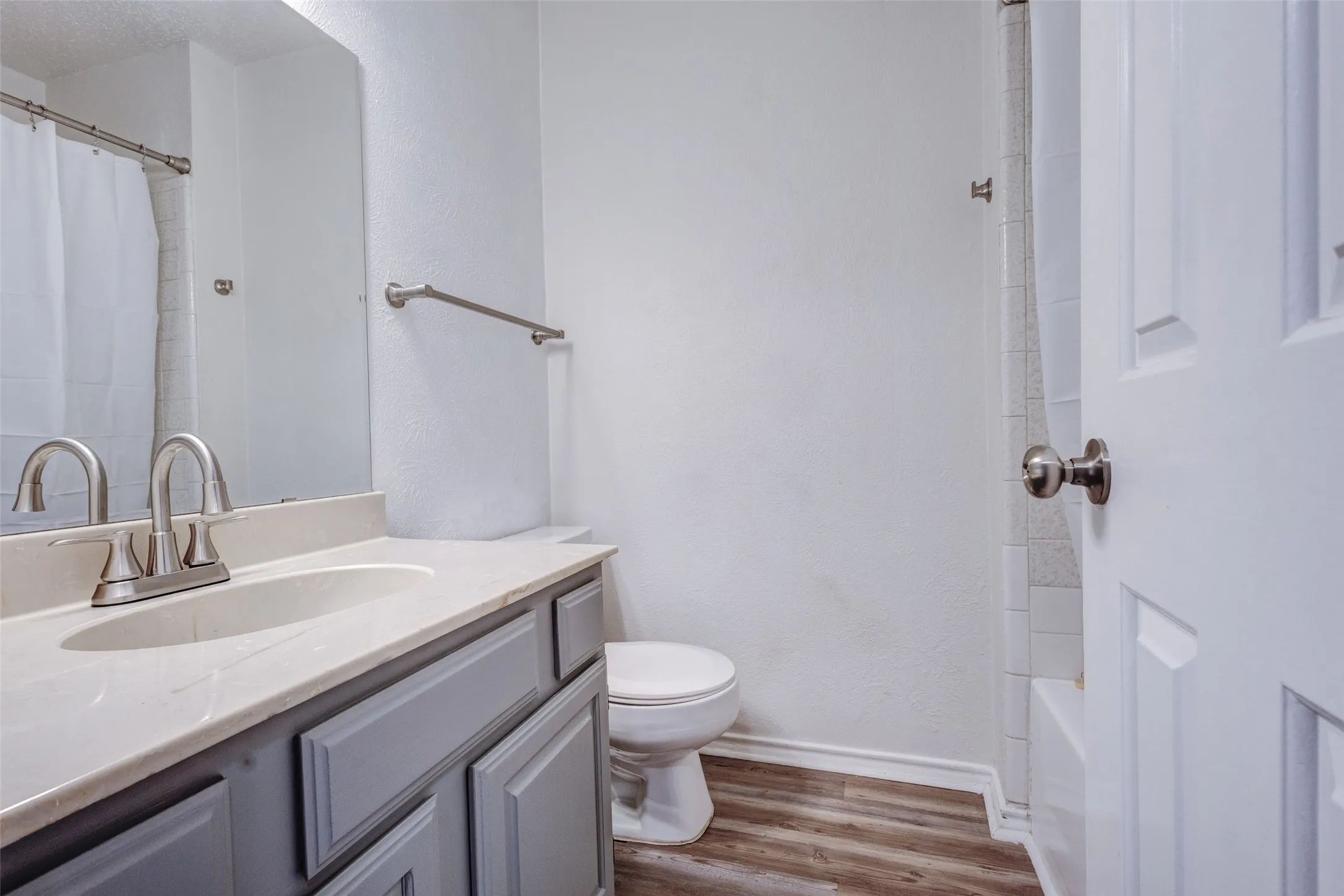 Condominium For Rent in Dallas County , 910 Cedar Terrace 910, Cedar Hill, Texas 75104, 3 Bedroom, 3 Bathroom, Garage spaces, 1,242 Sqft, built in 1983, mls#21366883, Real Estate Agent in Cedar Hill, Homes For Rent in Dallas county, Homes For Rent in Cedar Hill, Realtor in Cedar Hill Texas, Real Estate Brokerage Independent Realty Texas, Luminita Cordes Realtor