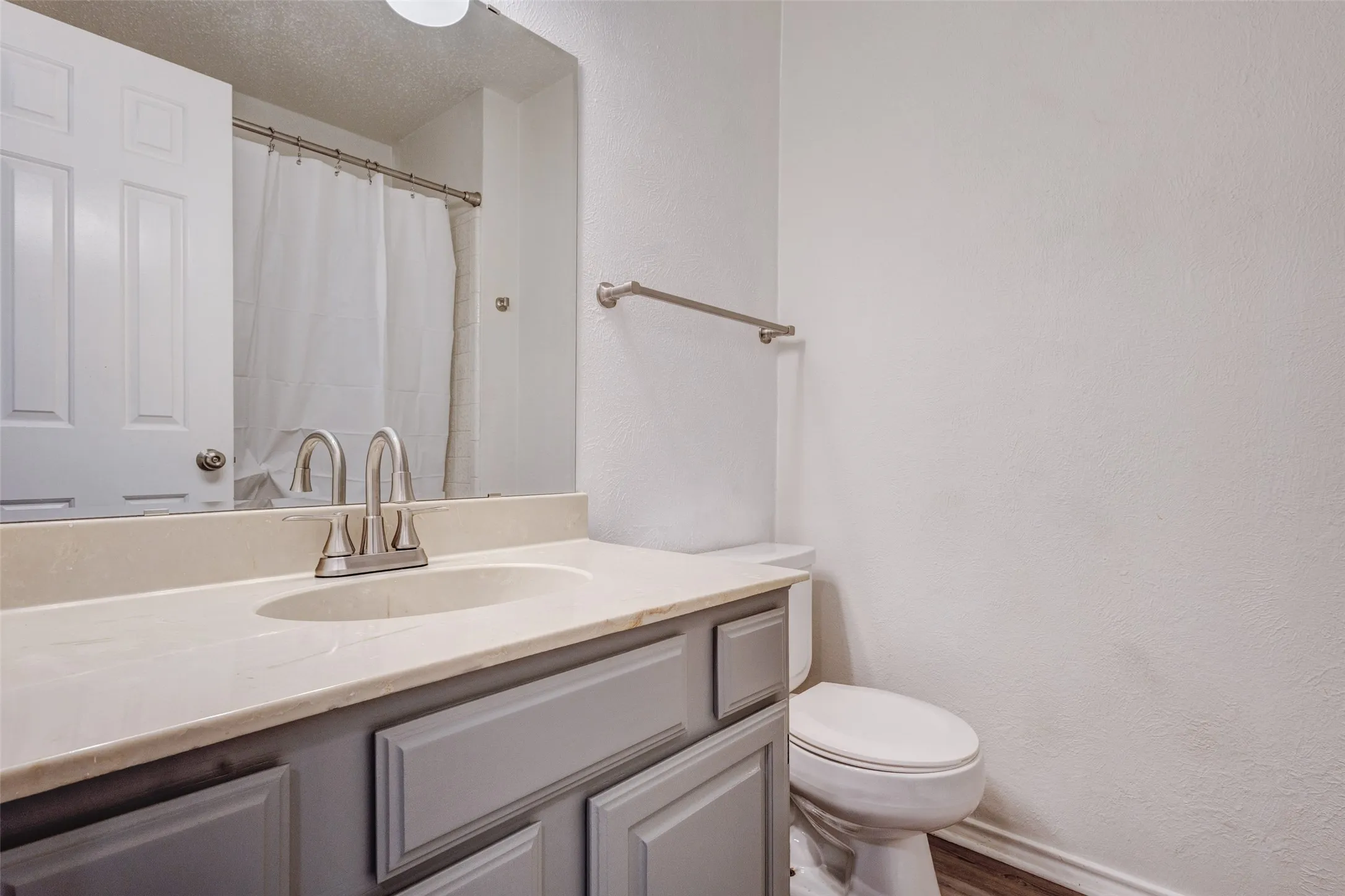 Condominium For Rent in Dallas County , 910 Cedar Terrace 910, Cedar Hill, Texas 75104, 3 Bedroom, 3 Bathroom, Garage spaces, 1,242 Sqft, built in 1983, mls#21366883, Real Estate Agent in Cedar Hill, Homes For Rent in Dallas county, Homes For Rent in Cedar Hill, Realtor in Cedar Hill Texas, Real Estate Brokerage Independent Realty Texas, Luminita Cordes Realtor