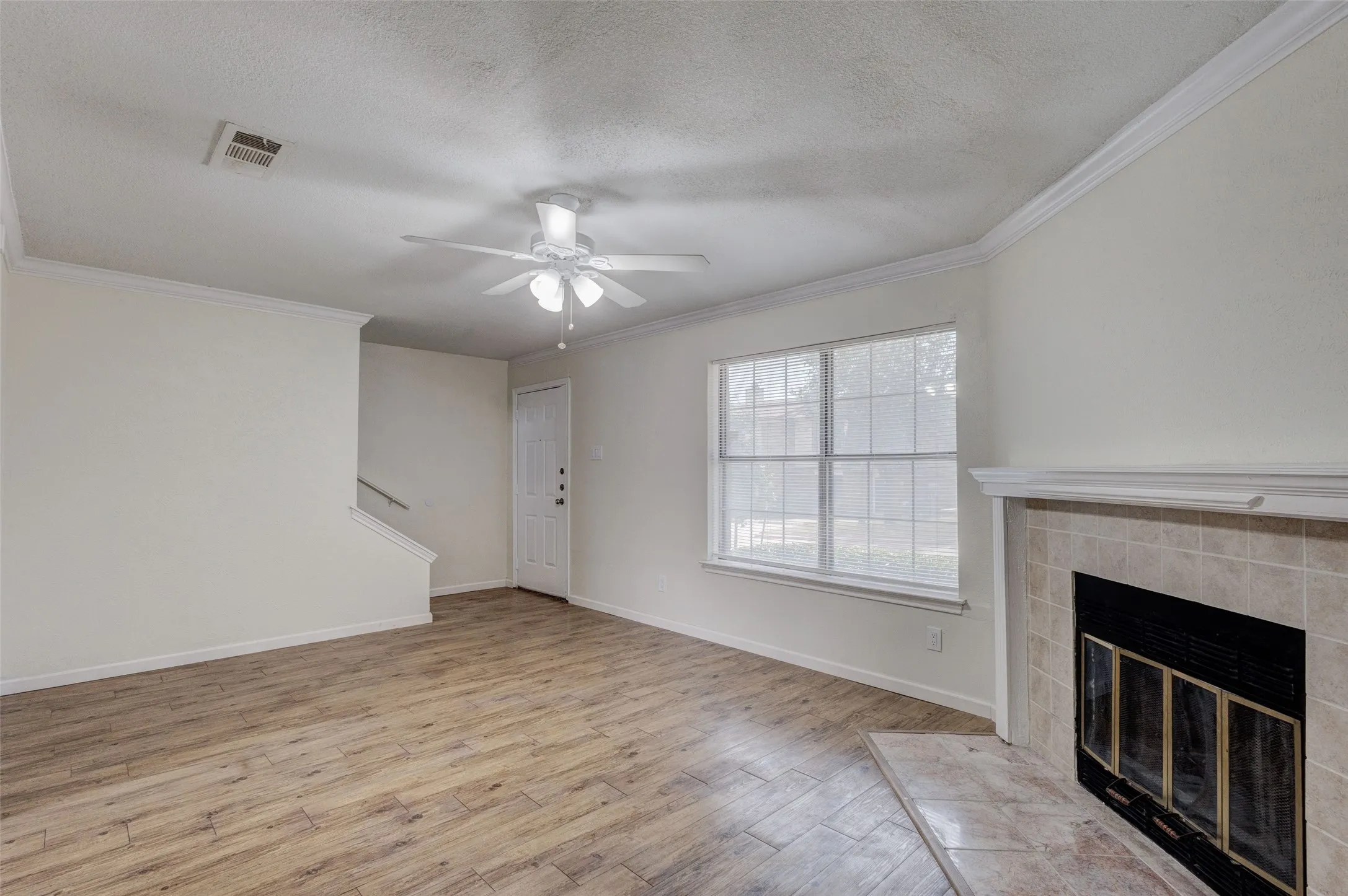 Condominium For Rent in Dallas County , 910 Cedar Terrace 910, Cedar Hill, Texas 75104, 3 Bedroom, 3 Bathroom, Garage spaces, 1,242 Sqft, built in 1983, mls#21366883, Real Estate Agent in Cedar Hill, Homes For Rent in Dallas county, Homes For Rent in Cedar Hill, Realtor in Cedar Hill Texas, Real Estate Brokerage Independent Realty Texas, Luminita Cordes Realtor
