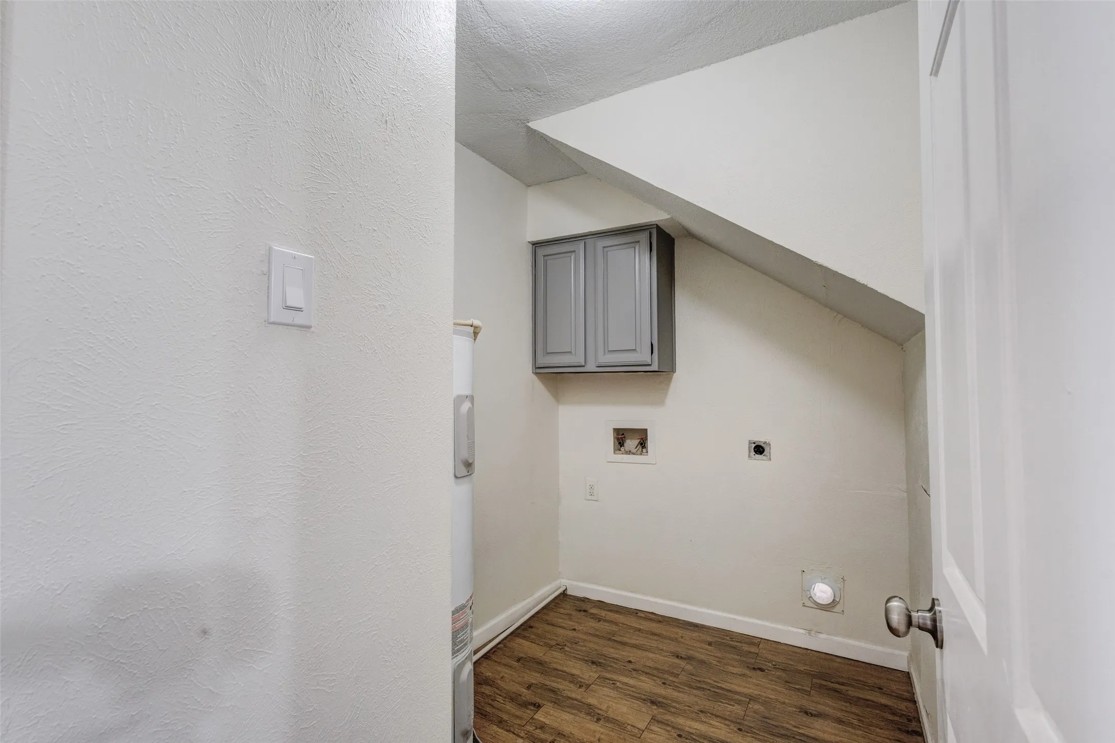 Condominium For Rent in Dallas County , 910 Cedar Terrace 910, Cedar Hill, Texas 75104, 3 Bedroom, 3 Bathroom, Garage spaces, 1,242 Sqft, built in 1983, mls#21366883, Real Estate Agent in Cedar Hill, Homes For Rent in Dallas county, Homes For Rent in Cedar Hill, Realtor in Cedar Hill Texas, Real Estate Brokerage Independent Realty Texas, Luminita Cordes Realtor