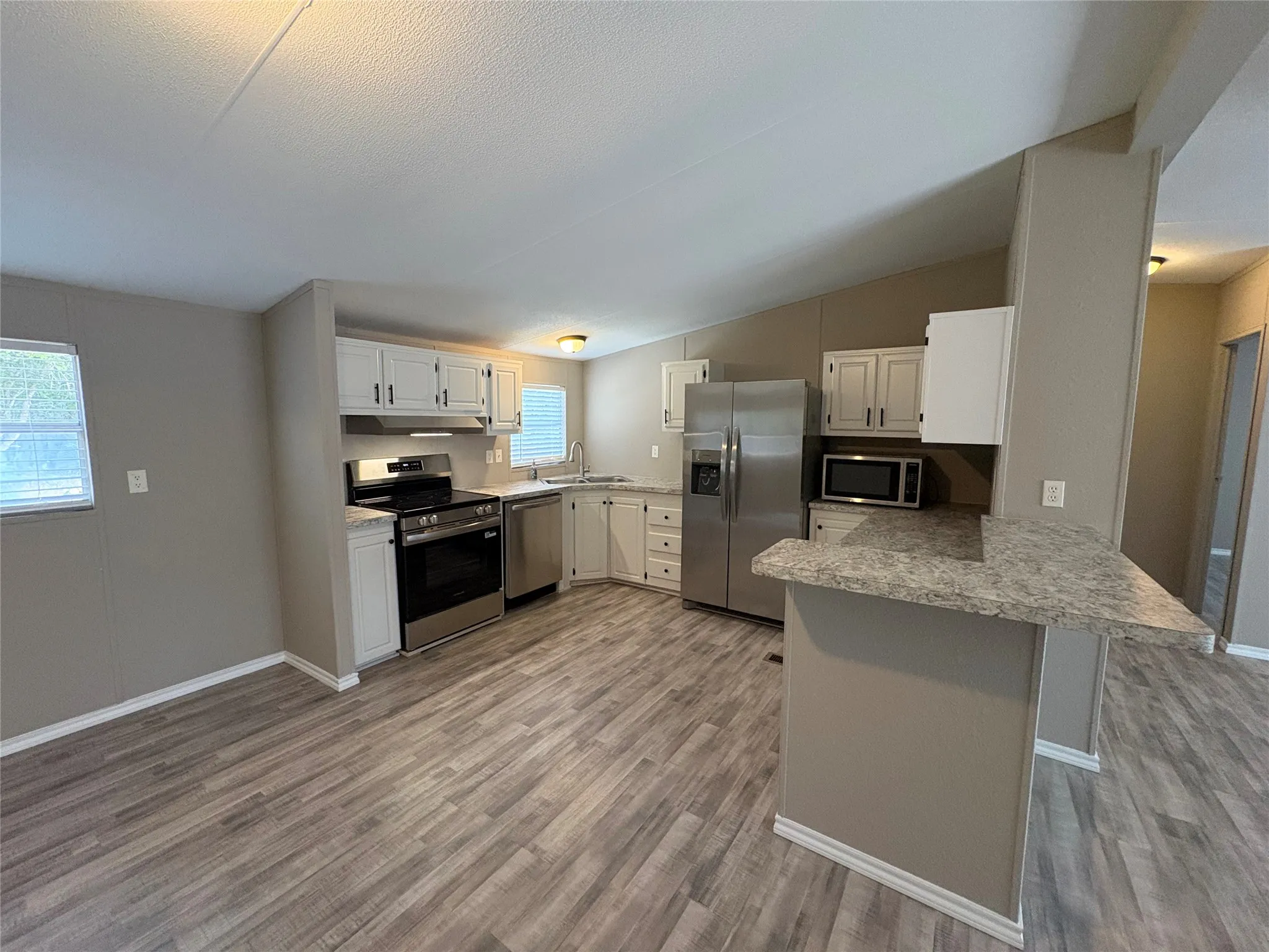 Manufactured Home For Sale in Wise County , 111 Shady Springs Drive, Bridgeport, Texas 76426, 3 Bedroom, 2 Bathroom, Garage spaces, 1,288 Sqft, built in 1992, mls#21367056, Real Estate Agent in Bridgeport, Homes For Sale in Wise county, Homes For Sale in Bridgeport, Realtor in Bridgeport Texas, Real Estate Brokerage Independent Realty Texas, Luminita Cordes Realtor