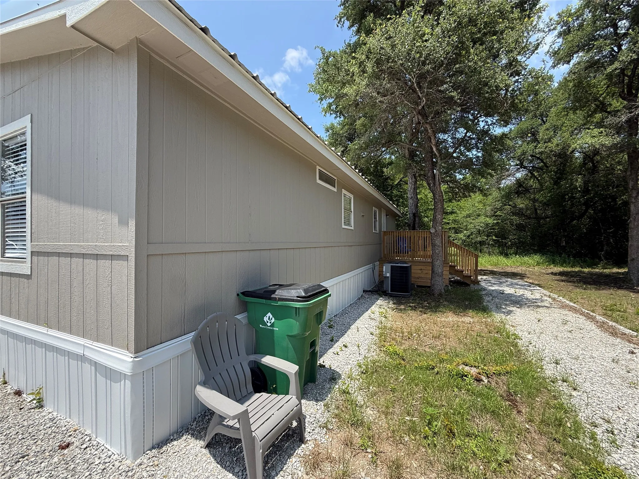 Manufactured Home For Sale in Wise County , 111 Shady Springs Drive, Bridgeport, Texas 76426, 3 Bedroom, 2 Bathroom, Garage spaces, 1,288 Sqft, built in 1992, mls#21367056, Real Estate Agent in Bridgeport, Homes For Sale in Wise county, Homes For Sale in Bridgeport, Realtor in Bridgeport Texas, Real Estate Brokerage Independent Realty Texas, Luminita Cordes Realtor