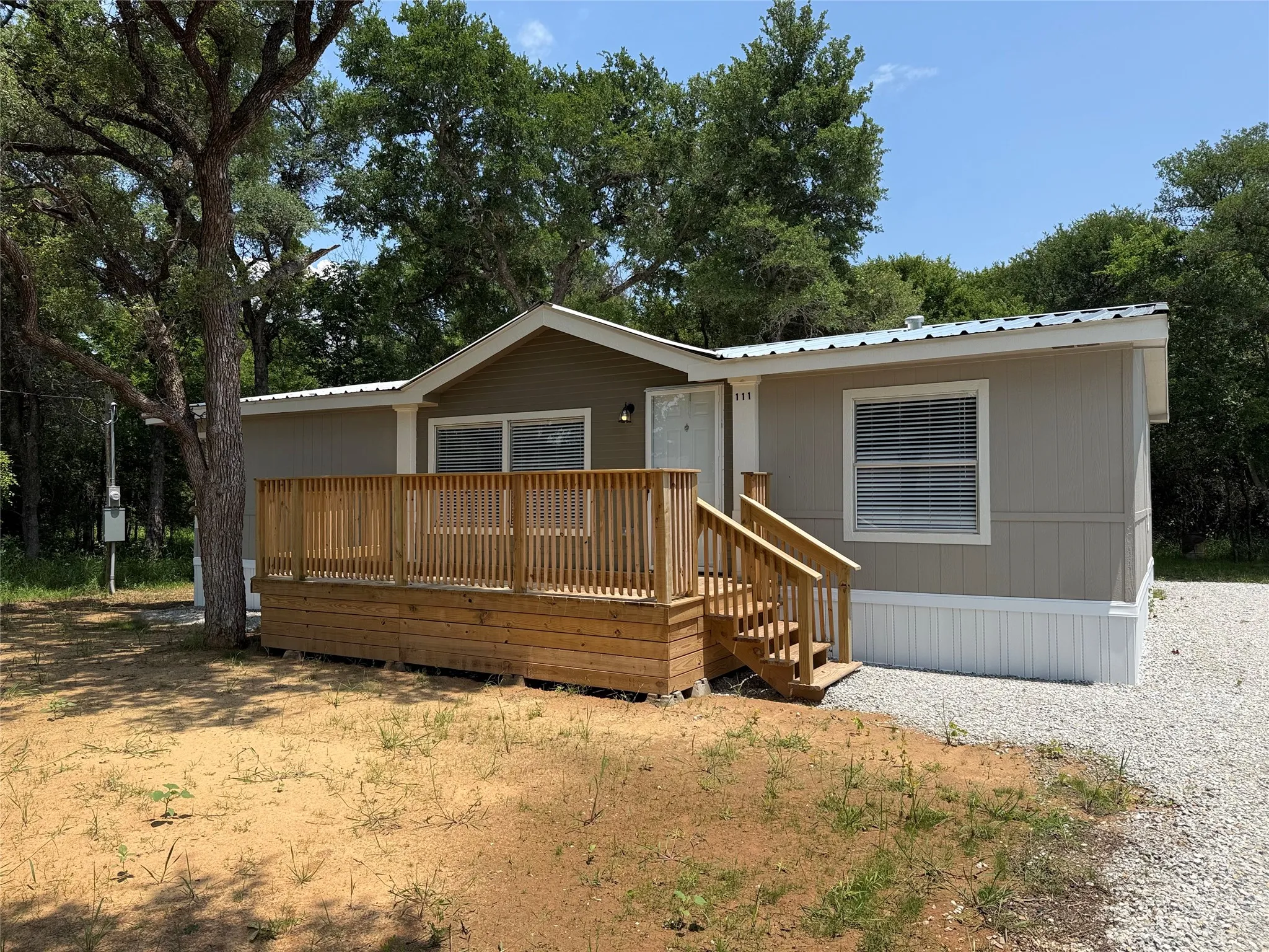 Manufactured Home For Sale in Wise County , 111 Shady Springs Drive, Bridgeport, Texas 76426, 3 Bedroom, 2 Bathroom, Garage spaces, 1,288 Sqft, built in 1992, mls#21367056, Real Estate Agent in Bridgeport, Homes For Sale in Wise county, Homes For Sale in Bridgeport, Realtor in Bridgeport Texas, Real Estate Brokerage Independent Realty Texas, Luminita Cordes Realtor