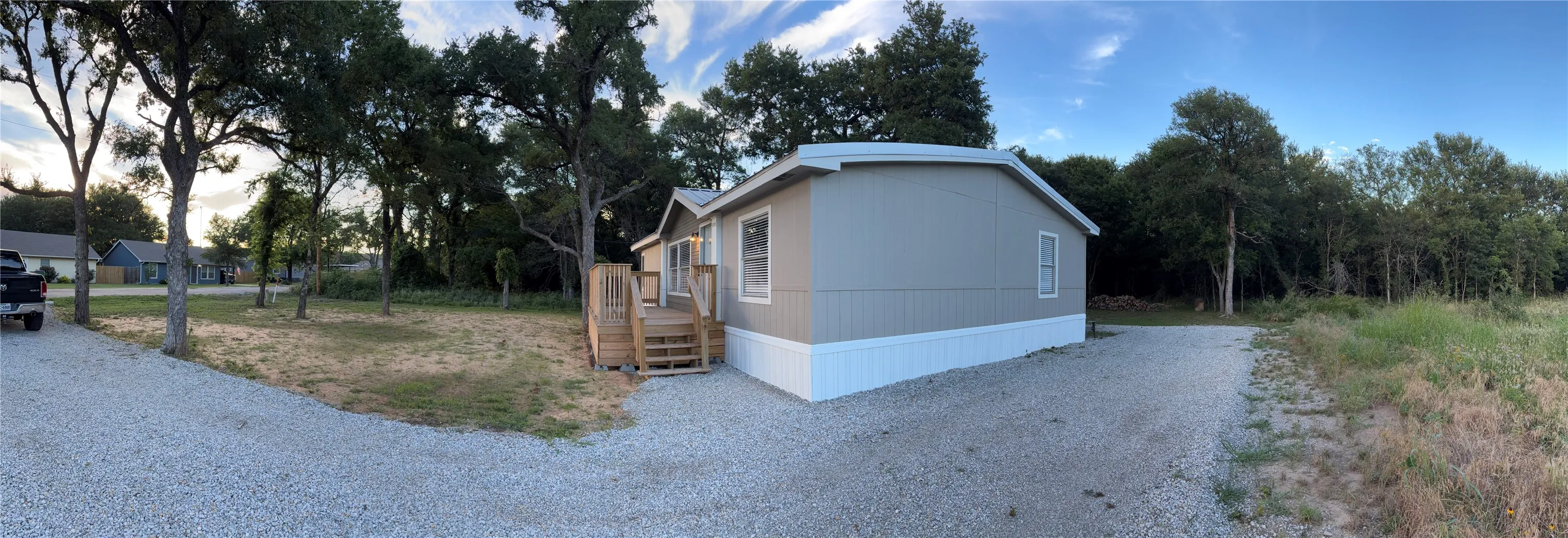 Manufactured Home For Sale in Wise County , 111 Shady Springs Drive, Bridgeport, Texas 76426, 3 Bedroom, 2 Bathroom, Garage spaces, 1,288 Sqft, built in 1992, mls#21367056, Real Estate Agent in Bridgeport, Homes For Sale in Wise county, Homes For Sale in Bridgeport, Realtor in Bridgeport Texas, Real Estate Brokerage Independent Realty Texas, Luminita Cordes Realtor