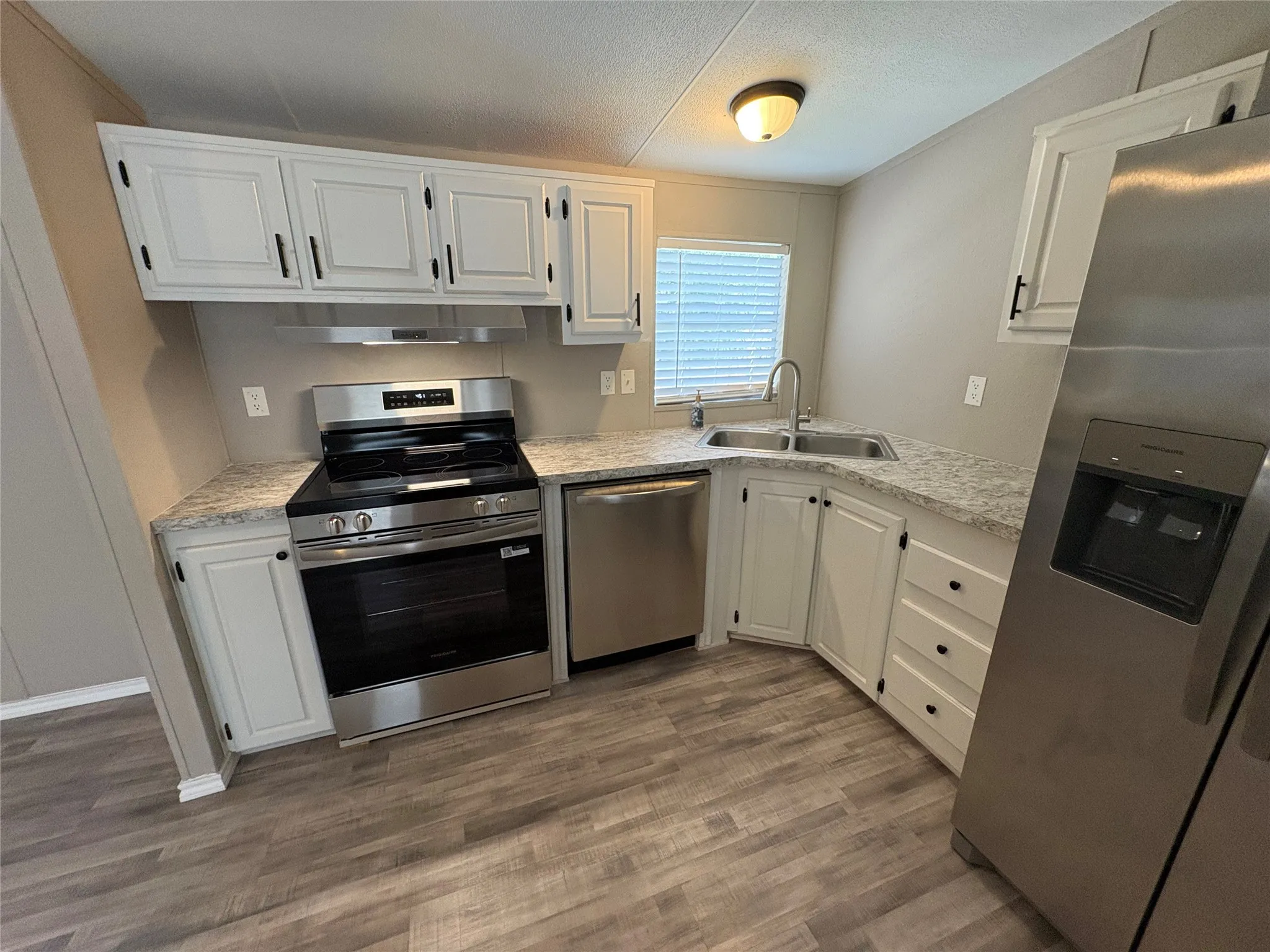 Manufactured Home For Sale in Wise County , 111 Shady Springs Drive, Bridgeport, Texas 76426, 3 Bedroom, 2 Bathroom, Garage spaces, 1,288 Sqft, built in 1992, mls#21367056, Real Estate Agent in Bridgeport, Homes For Sale in Wise county, Homes For Sale in Bridgeport, Realtor in Bridgeport Texas, Real Estate Brokerage Independent Realty Texas, Luminita Cordes Realtor