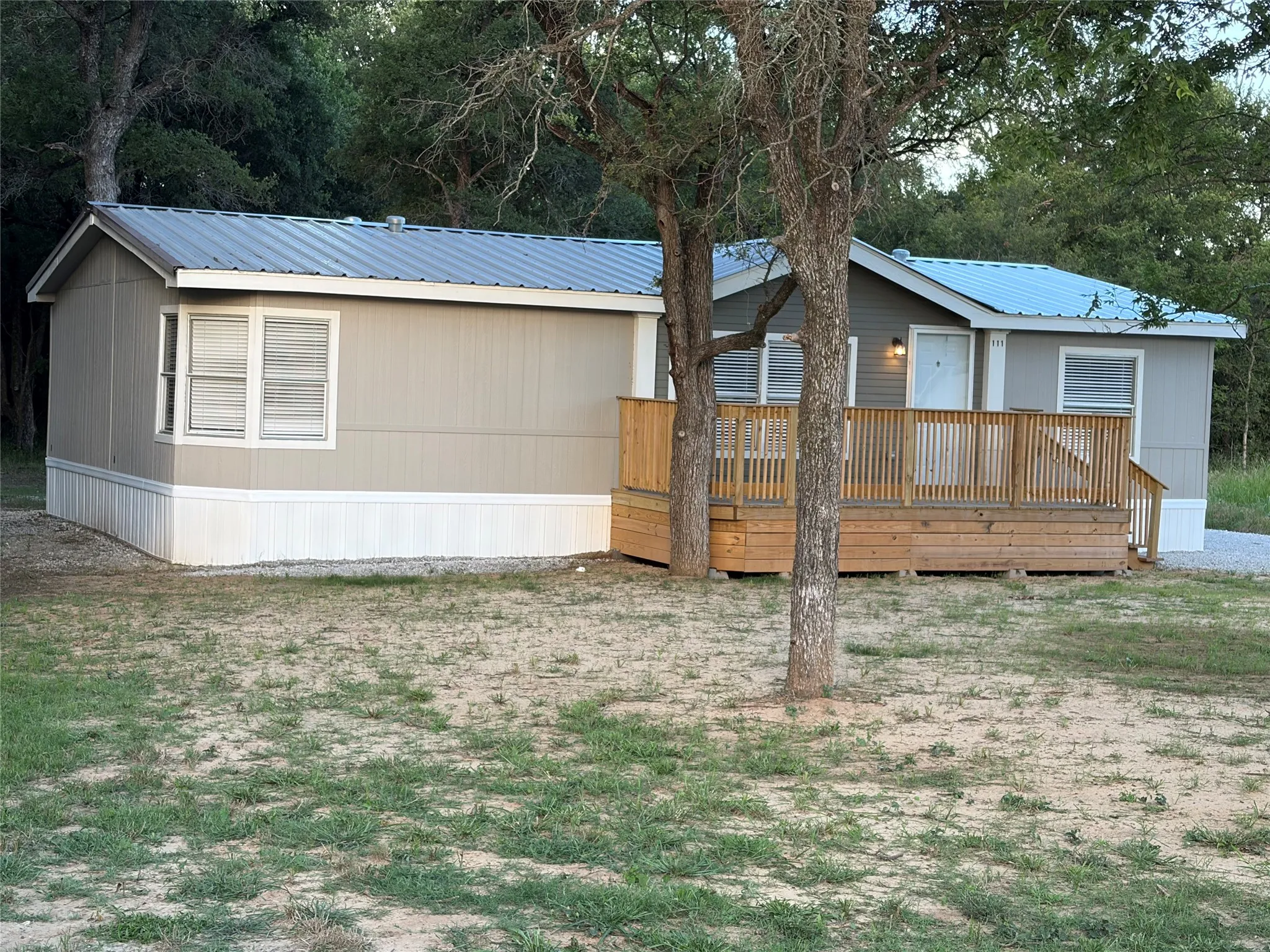 Manufactured Home For Sale in Wise County , 111 Shady Springs Drive, Bridgeport, Texas 76426, 3 Bedroom, 2 Bathroom, Garage spaces, 1,288 Sqft, built in 1992, mls#21367056, Real Estate Agent in Bridgeport, Homes For Sale in Wise county, Homes For Sale in Bridgeport, Realtor in Bridgeport Texas, Real Estate Brokerage Independent Realty Texas, Luminita Cordes Realtor