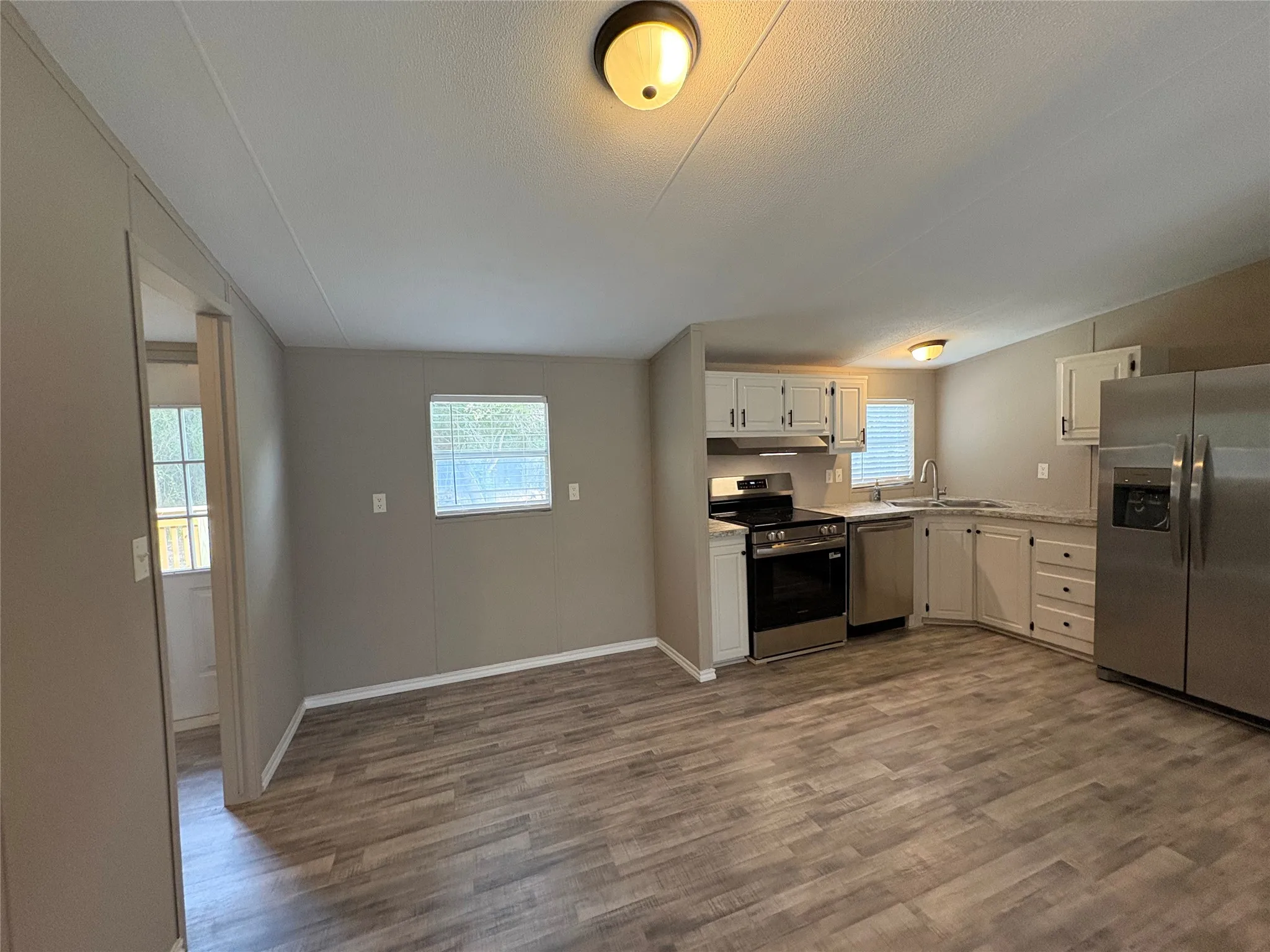 Manufactured Home For Sale in Wise County , 111 Shady Springs Drive, Bridgeport, Texas 76426, 3 Bedroom, 2 Bathroom, Garage spaces, 1,288 Sqft, built in 1992, mls#21367056, Real Estate Agent in Bridgeport, Homes For Sale in Wise county, Homes For Sale in Bridgeport, Realtor in Bridgeport Texas, Real Estate Brokerage Independent Realty Texas, Luminita Cordes Realtor
