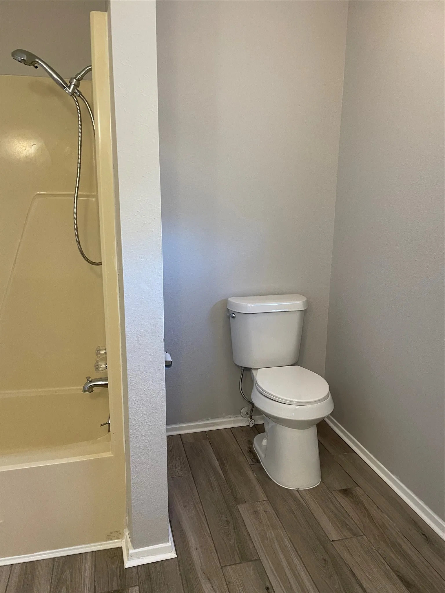 Single Family Residence For Sale in Hopkins County , 421 Mc Grede Drive, Sulphur Springs, Texas 75482, 6 Bedroom, 4 Bathroom, 2 Garage spaces, 2,800 Sqft, built in 1984, mls#21367165, Real Estate Agent in Sulphur Springs, Homes For Sale in Hopkins county, Homes For Sale in Sulphur Springs, Realtor in Sulphur Springs Texas, Real Estate Brokerage Independent Realty Texas, Luminita Cordes Realtor