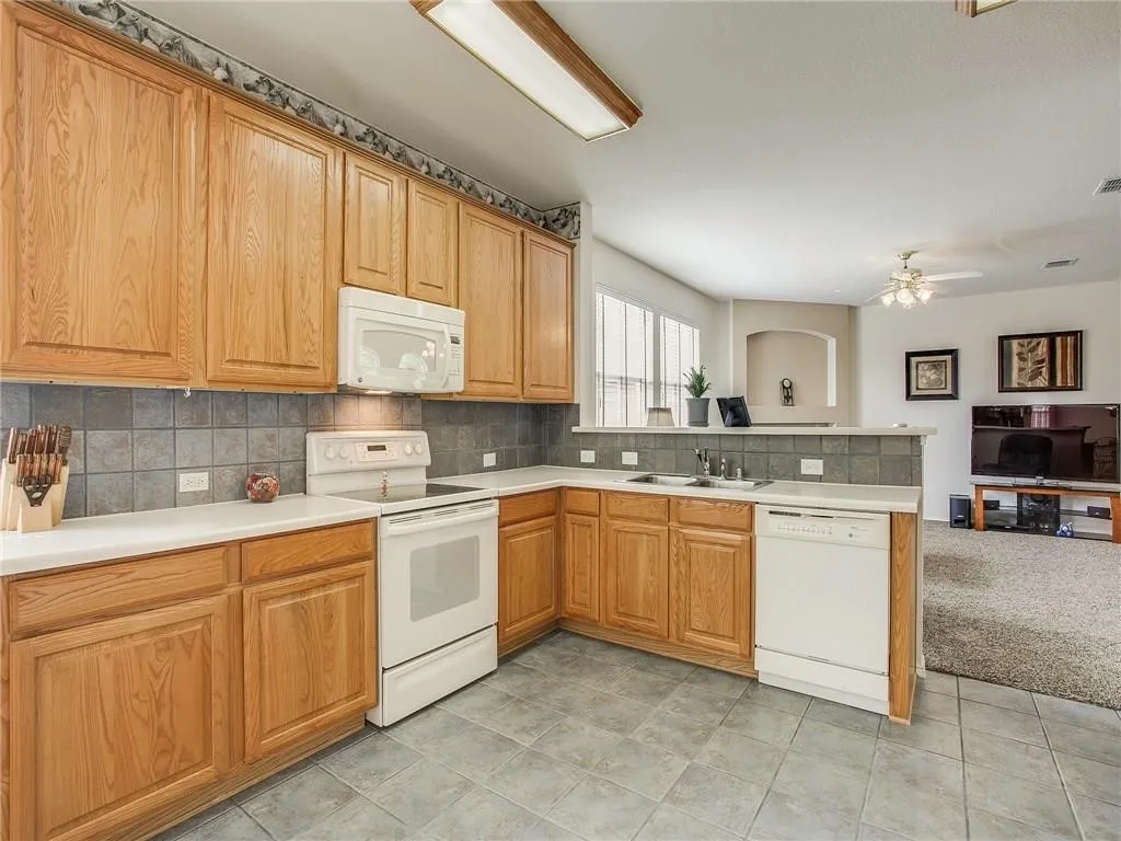 Single Family Residence For Sale in Collin County , 3104 Deleon Drive, Plano, Texas 75025, 3 Bedroom, 3 Bathroom, 2 Garage spaces, 2,279 Sqft, built in 2001, mls#21367171, Real Estate Agent in Plano, Homes For Sale in Collin county, Homes For Sale in Plano, Realtor in Plano Texas, Real Estate Brokerage Independent Realty Texas, Luminita Cordes Realtor
