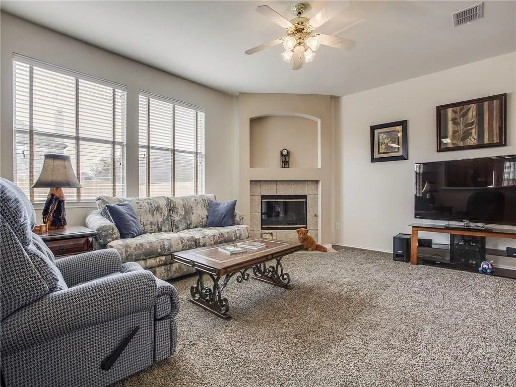 Single Family Residence For Sale in Collin County , 3104 Deleon Drive, Plano, Texas 75025, 3 Bedroom, 3 Bathroom, 2 Garage spaces, 2,279 Sqft, built in 2001, mls#21367171, Real Estate Agent in Plano, Homes For Sale in Collin county, Homes For Sale in Plano, Realtor in Plano Texas, Real Estate Brokerage Independent Realty Texas, Luminita Cordes Realtor