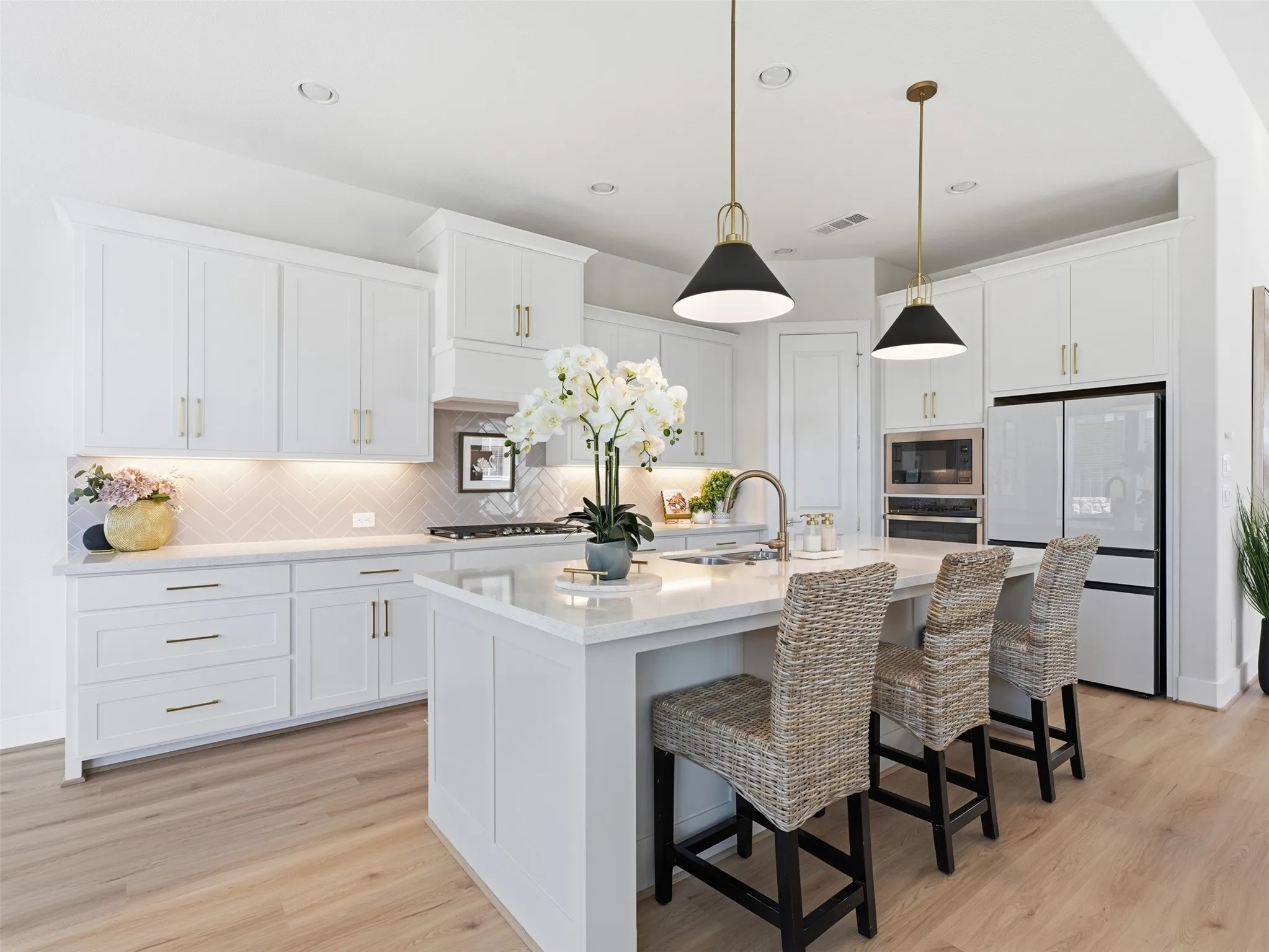 Single Family Residence For Sale in Ellis County , 4610 Timberdrift Street, Midlothian, Texas 76065, 4 Bedroom, 4 Bathroom, 3 Garage spaces, 2,944 Sqft, built in 2024, mls#21367173, Real Estate Agent in Midlothian, Homes For Sale in Ellis county, Homes For Sale in Midlothian, Realtor in Midlothian Texas, Real Estate Brokerage Independent Realty Texas, Luminita Cordes Realtor
