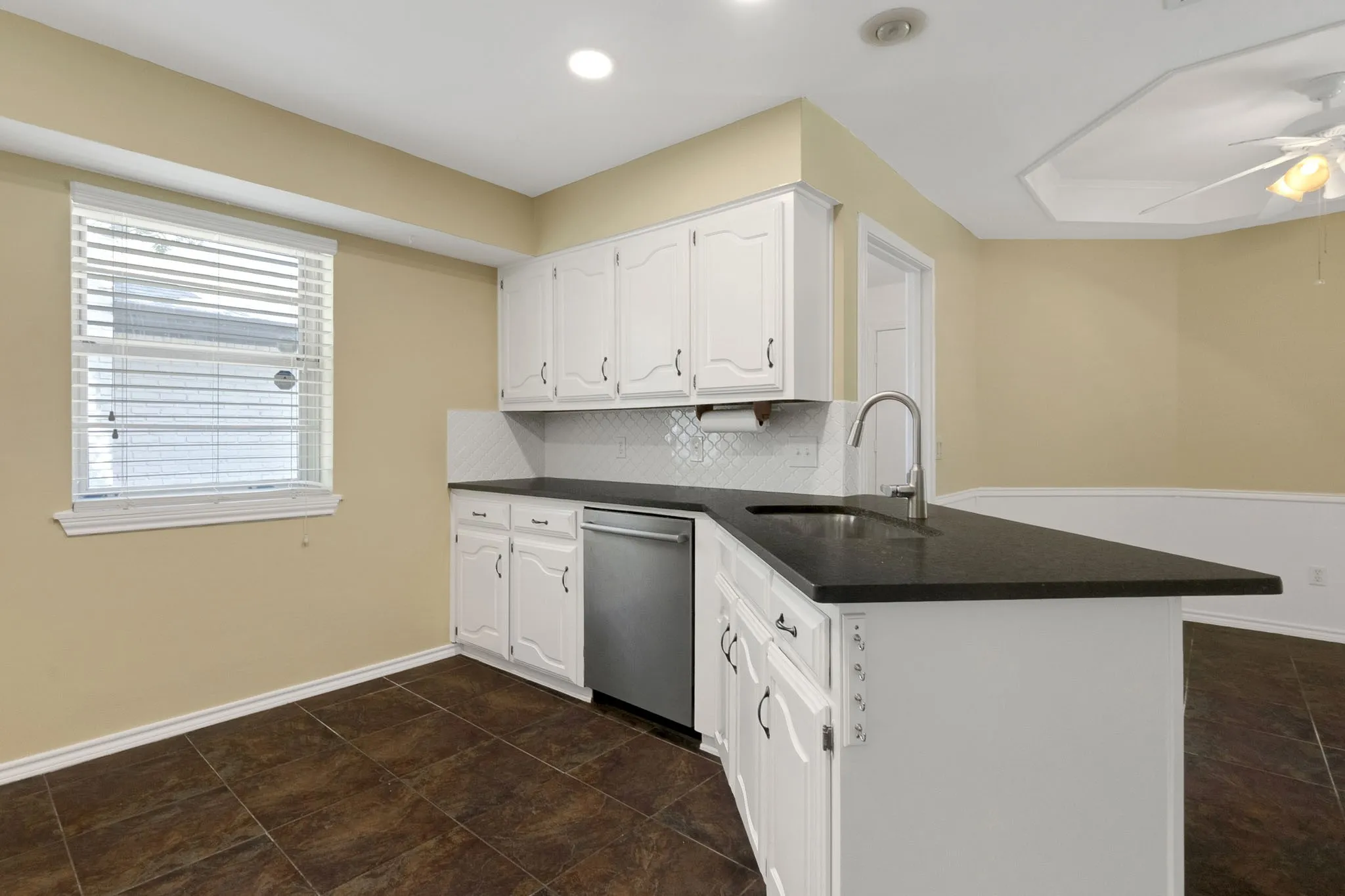 Single Family Residence For Rent in Collin County , 2207 Glen Forest Lane, Plano, Texas 75023, 3 Bedroom, 2 Bathroom, 2 Garage spaces, 1,799 Sqft, built in 1975, mls#21367132, Real Estate Agent in Plano, Homes For Rent in Collin county, Homes For Rent in Plano, Realtor in Plano Texas, Real Estate Brokerage Independent Realty Texas, Luminita Cordes Realtor