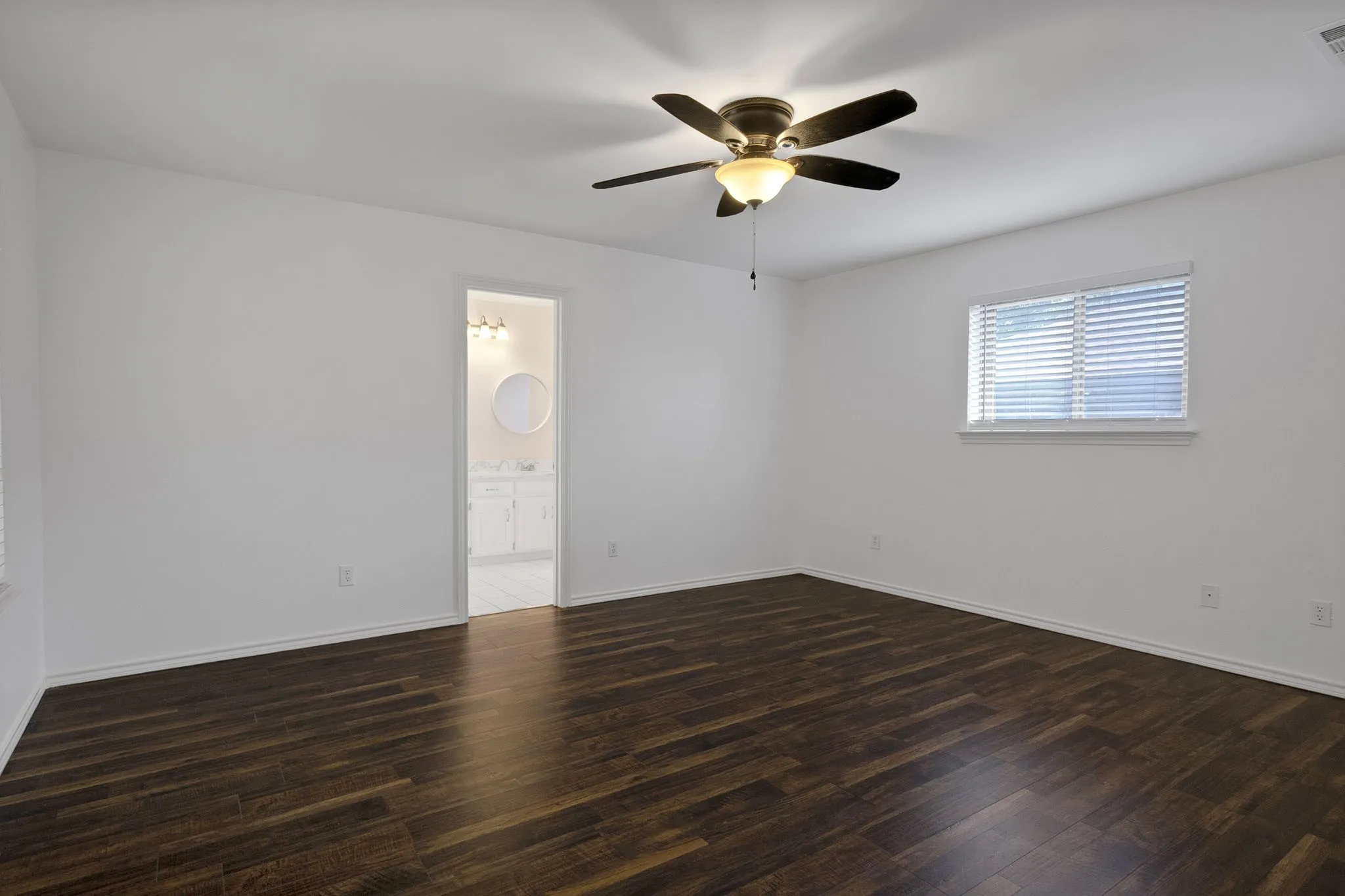 Single Family Residence For Rent in Collin County , 2207 Glen Forest Lane, Plano, Texas 75023, 3 Bedroom, 2 Bathroom, 2 Garage spaces, 1,799 Sqft, built in 1975, mls#21367132, Real Estate Agent in Plano, Homes For Rent in Collin county, Homes For Rent in Plano, Realtor in Plano Texas, Real Estate Brokerage Independent Realty Texas, Luminita Cordes Realtor