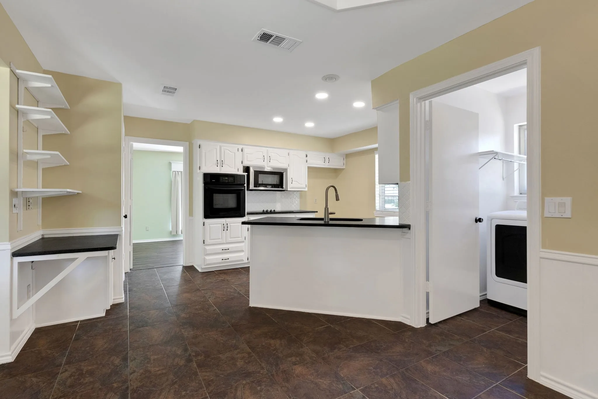 Single Family Residence For Rent in Collin County , 2207 Glen Forest Lane, Plano, Texas 75023, 3 Bedroom, 2 Bathroom, 2 Garage spaces, 1,799 Sqft, built in 1975, mls#21367132, Real Estate Agent in Plano, Homes For Rent in Collin county, Homes For Rent in Plano, Realtor in Plano Texas, Real Estate Brokerage Independent Realty Texas, Luminita Cordes Realtor