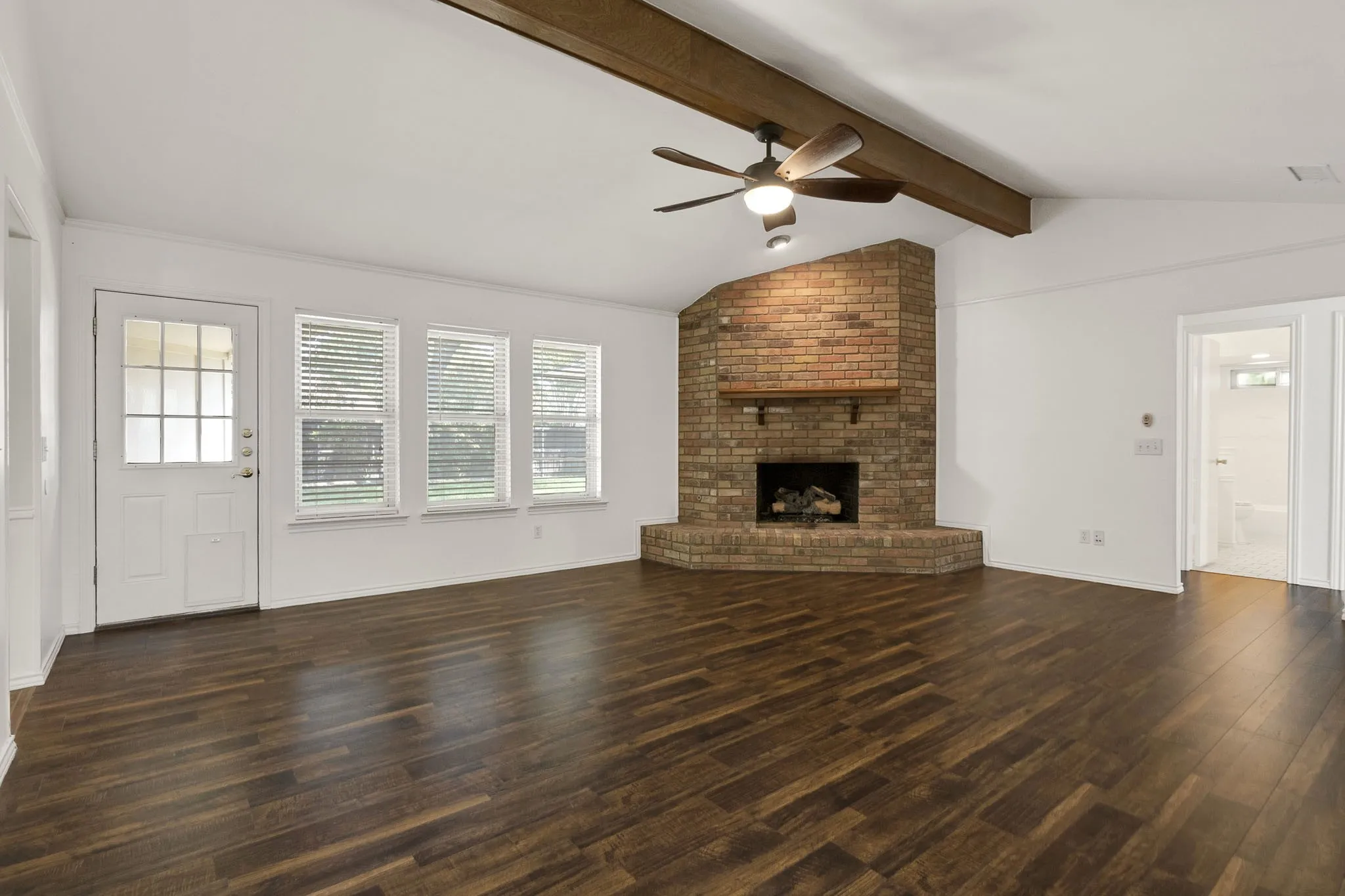 Single Family Residence For Rent in Collin County , 2207 Glen Forest Lane, Plano, Texas 75023, 3 Bedroom, 2 Bathroom, 2 Garage spaces, 1,799 Sqft, built in 1975, mls#21367132, Real Estate Agent in Plano, Homes For Rent in Collin county, Homes For Rent in Plano, Realtor in Plano Texas, Real Estate Brokerage Independent Realty Texas, Luminita Cordes Realtor