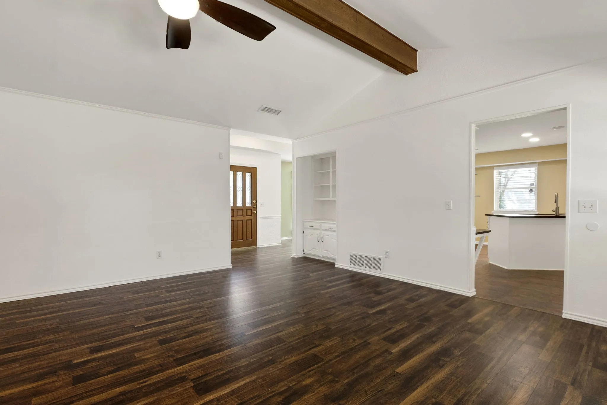 Single Family Residence For Rent in Collin County , 2207 Glen Forest Lane, Plano, Texas 75023, 3 Bedroom, 2 Bathroom, 2 Garage spaces, 1,799 Sqft, built in 1975, mls#21367132, Real Estate Agent in Plano, Homes For Rent in Collin county, Homes For Rent in Plano, Realtor in Plano Texas, Real Estate Brokerage Independent Realty Texas, Luminita Cordes Realtor