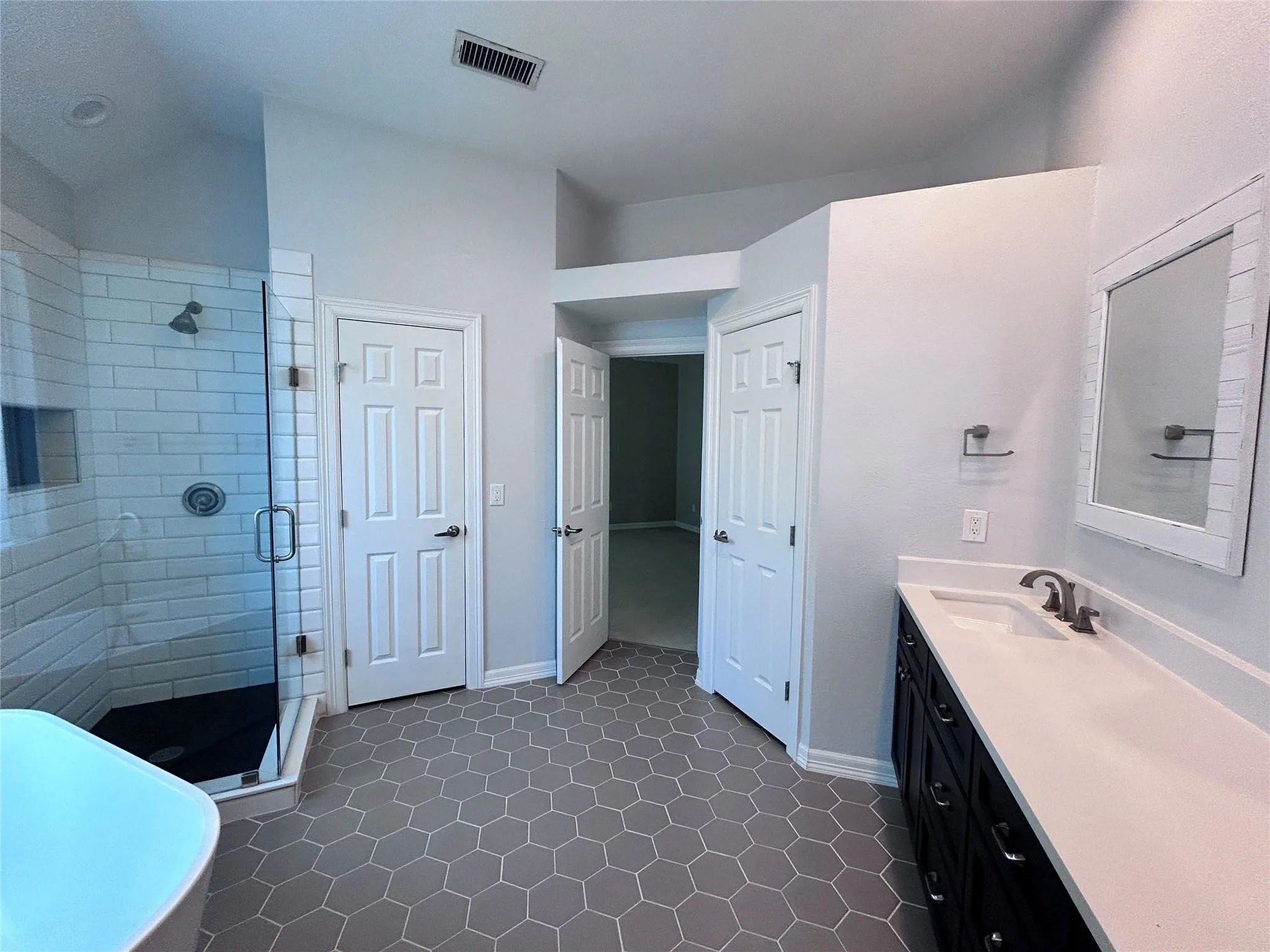 Single Family Residence For Rent in Dallas County , 2634 Lakeforest Court, Dallas, Texas 75214, 4 Bedroom, 3 Bathroom, 2 Garage spaces, 2,354 Sqft, built in 1994, mls#21367178, Real Estate Agent in Dallas, Homes For Rent in Dallas county, Homes For Rent in Dallas, Realtor in Dallas Texas, Real Estate Brokerage Independent Realty Texas, Luminita Cordes Realtor