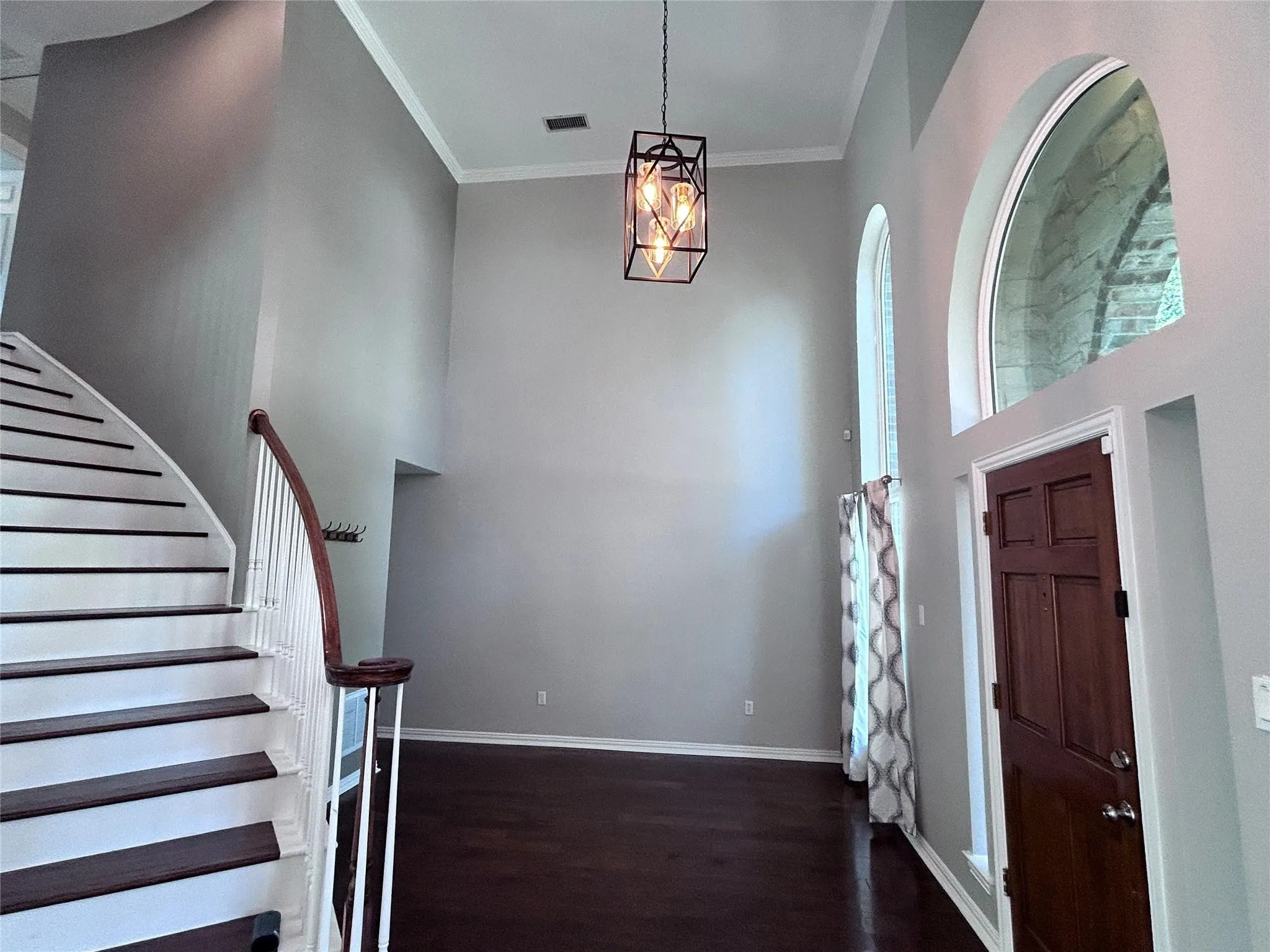 Single Family Residence For Rent in Dallas County , 2634 Lakeforest Court, Dallas, Texas 75214, 4 Bedroom, 3 Bathroom, 2 Garage spaces, 2,354 Sqft, built in 1994, mls#21367178, Real Estate Agent in Dallas, Homes For Rent in Dallas county, Homes For Rent in Dallas, Realtor in Dallas Texas, Real Estate Brokerage Independent Realty Texas, Luminita Cordes Realtor