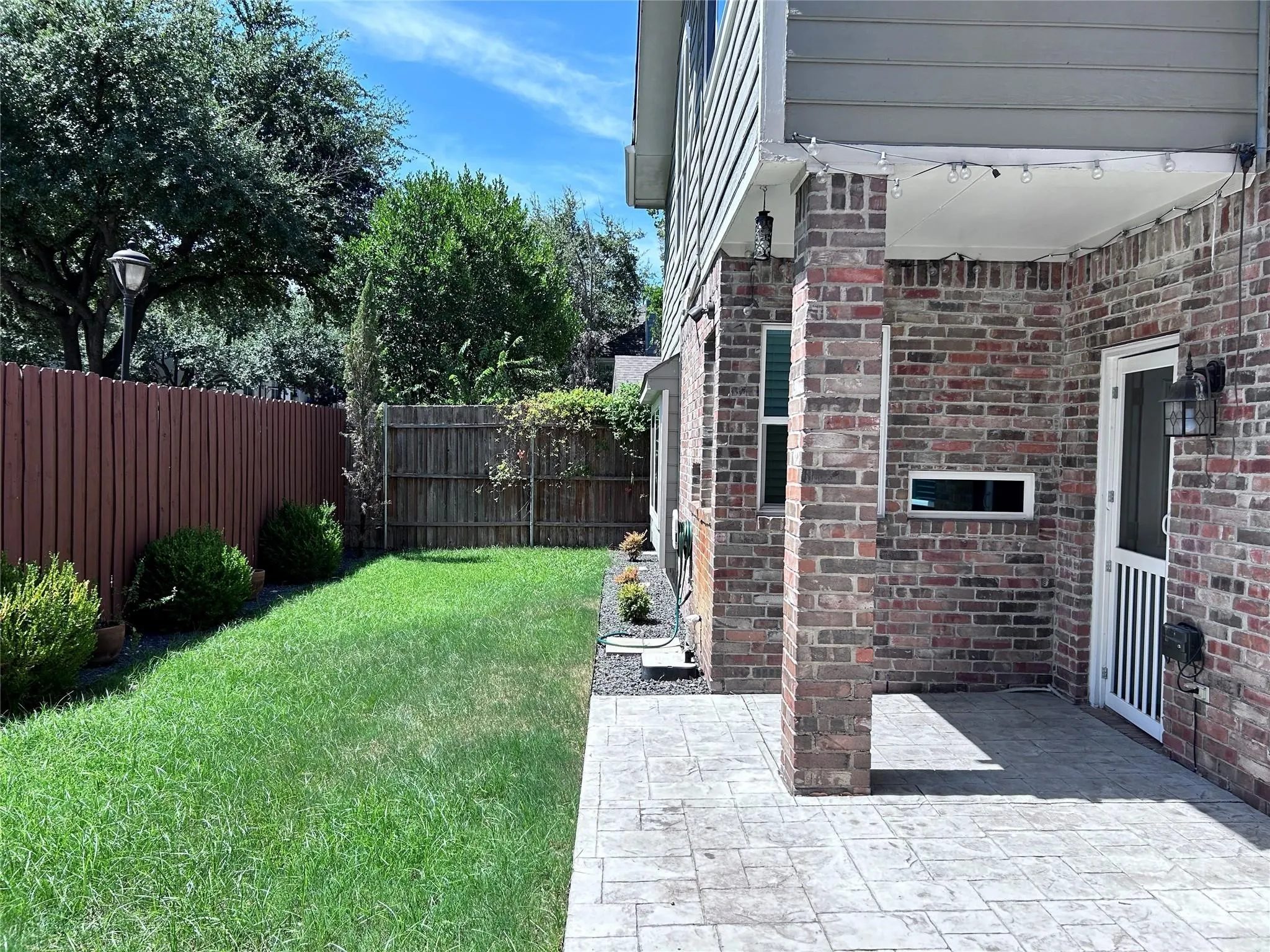 Single Family Residence For Rent in Dallas County , 2634 Lakeforest Court, Dallas, Texas 75214, 4 Bedroom, 3 Bathroom, 2 Garage spaces, 2,354 Sqft, built in 1994, mls#21367178, Real Estate Agent in Dallas, Homes For Rent in Dallas county, Homes For Rent in Dallas, Realtor in Dallas Texas, Real Estate Brokerage Independent Realty Texas, Luminita Cordes Realtor