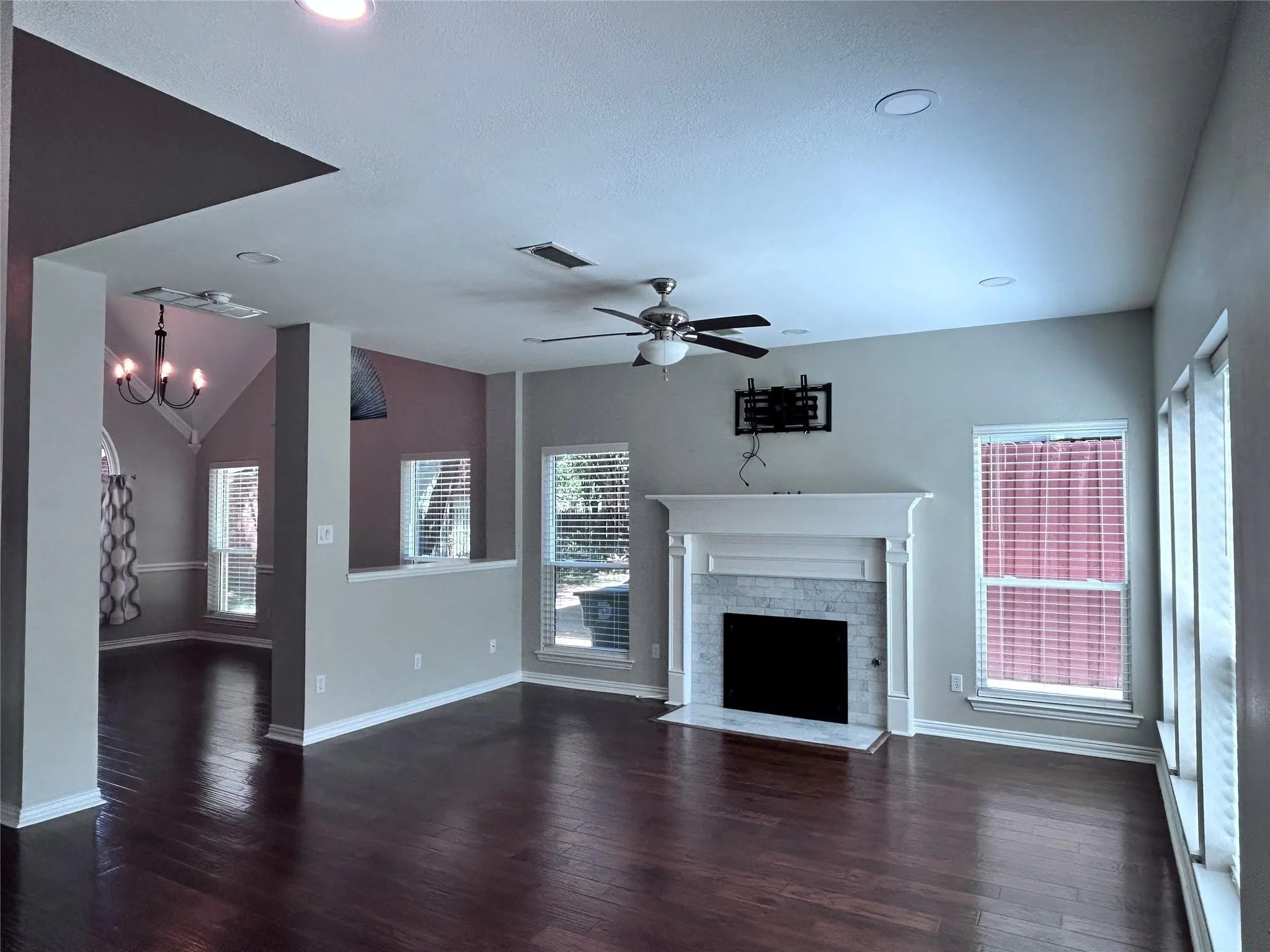 Single Family Residence For Rent in Dallas County , 2634 Lakeforest Court, Dallas, Texas 75214, 4 Bedroom, 3 Bathroom, 2 Garage spaces, 2,354 Sqft, built in 1994, mls#21367178, Real Estate Agent in Dallas, Homes For Rent in Dallas county, Homes For Rent in Dallas, Realtor in Dallas Texas, Real Estate Brokerage Independent Realty Texas, Luminita Cordes Realtor