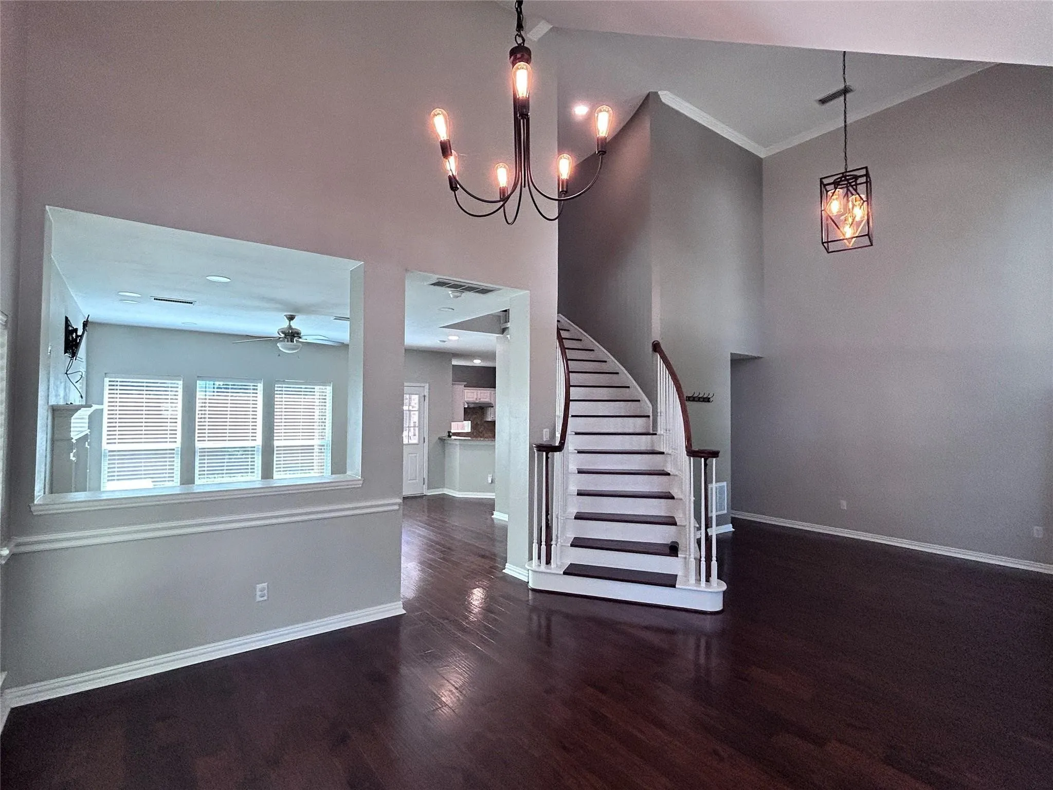 Single Family Residence For Rent in Dallas County , 2634 Lakeforest Court, Dallas, Texas 75214, 4 Bedroom, 3 Bathroom, 2 Garage spaces, 2,354 Sqft, built in 1994, mls#21367178, Real Estate Agent in Dallas, Homes For Rent in Dallas county, Homes For Rent in Dallas, Realtor in Dallas Texas, Real Estate Brokerage Independent Realty Texas, Luminita Cordes Realtor