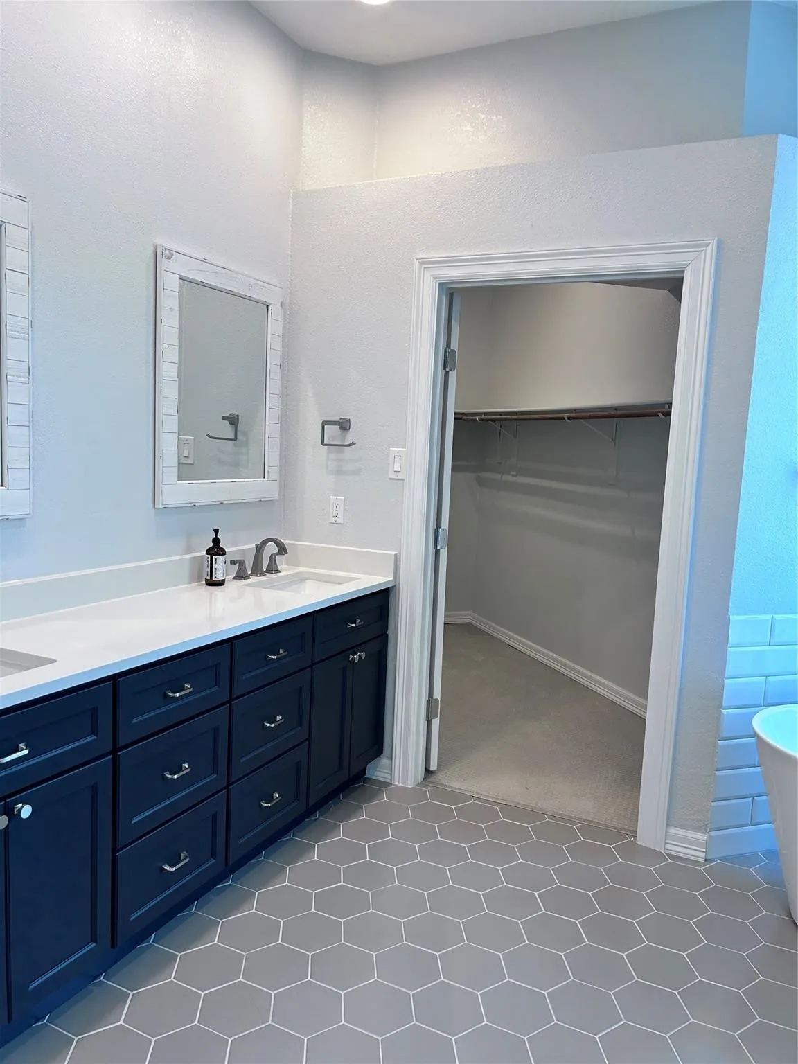 Single Family Residence For Rent in Dallas County , 2634 Lakeforest Court, Dallas, Texas 75214, 4 Bedroom, 3 Bathroom, 2 Garage spaces, 2,354 Sqft, built in 1994, mls#21367178, Real Estate Agent in Dallas, Homes For Rent in Dallas county, Homes For Rent in Dallas, Realtor in Dallas Texas, Real Estate Brokerage Independent Realty Texas, Luminita Cordes Realtor