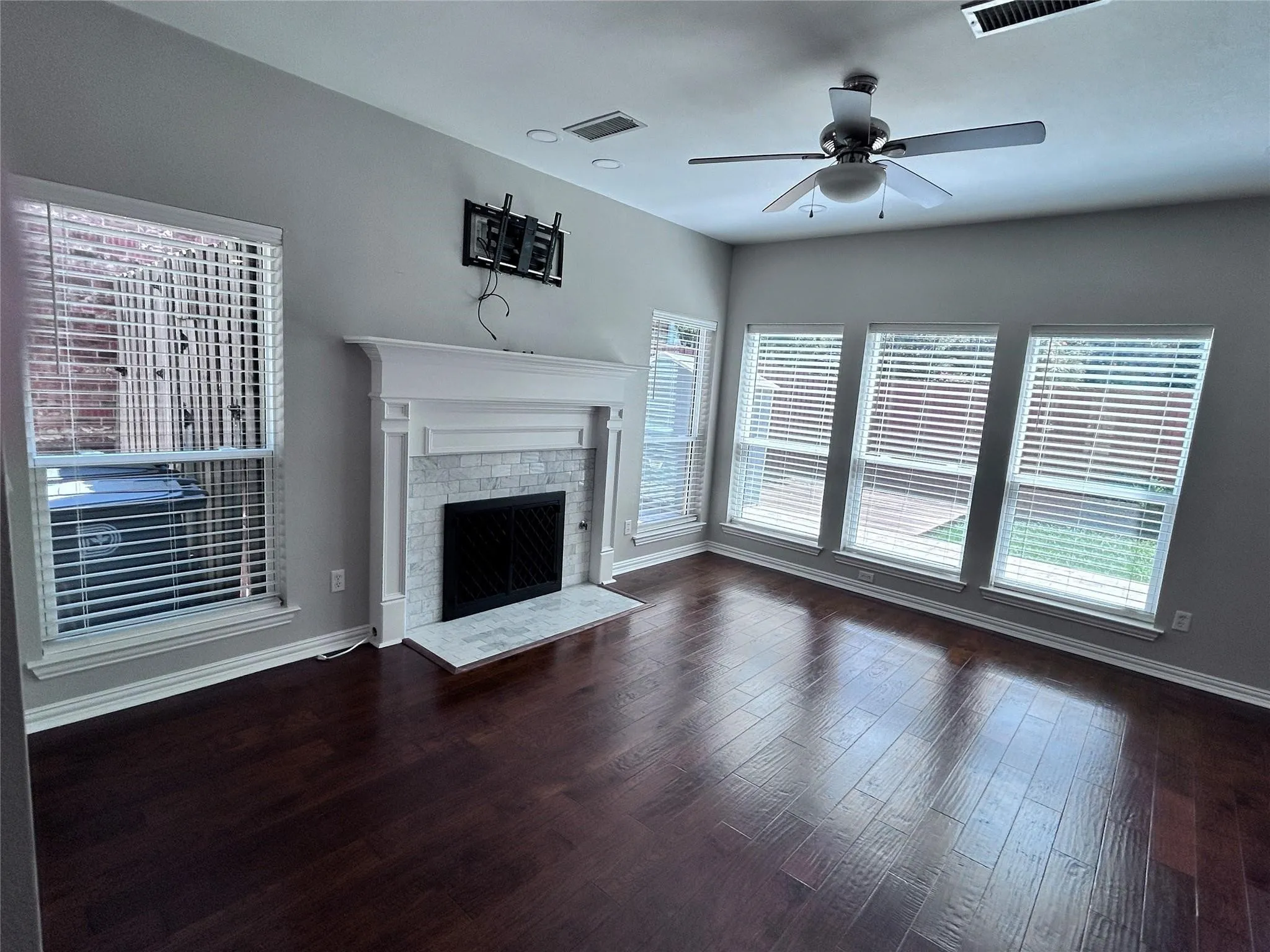Single Family Residence For Rent in Dallas County , 2634 Lakeforest Court, Dallas, Texas 75214, 4 Bedroom, 3 Bathroom, 2 Garage spaces, 2,354 Sqft, built in 1994, mls#21367178, Real Estate Agent in Dallas, Homes For Rent in Dallas county, Homes For Rent in Dallas, Realtor in Dallas Texas, Real Estate Brokerage Independent Realty Texas, Luminita Cordes Realtor