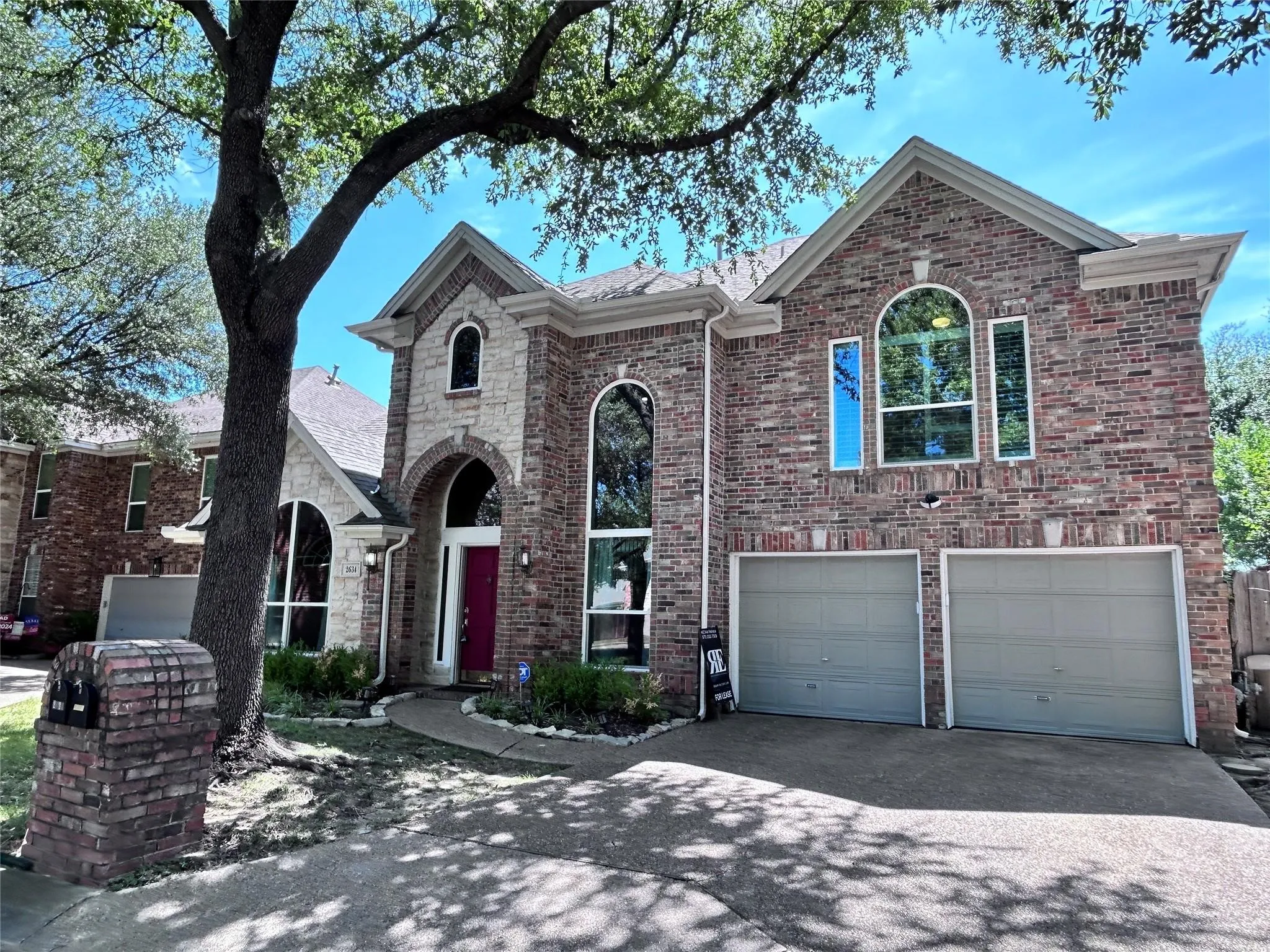 Single Family Residence For Rent in Dallas County , 2634 Lakeforest Court, Dallas, Texas 75214, 4 Bedroom, 3 Bathroom, 2 Garage spaces, 2,354 Sqft, built in 1994, mls#21367178, Real Estate Agent in Dallas, Homes For Rent in Dallas county, Homes For Rent in Dallas, Realtor in Dallas Texas, Real Estate Brokerage Independent Realty Texas, Luminita Cordes Realtor