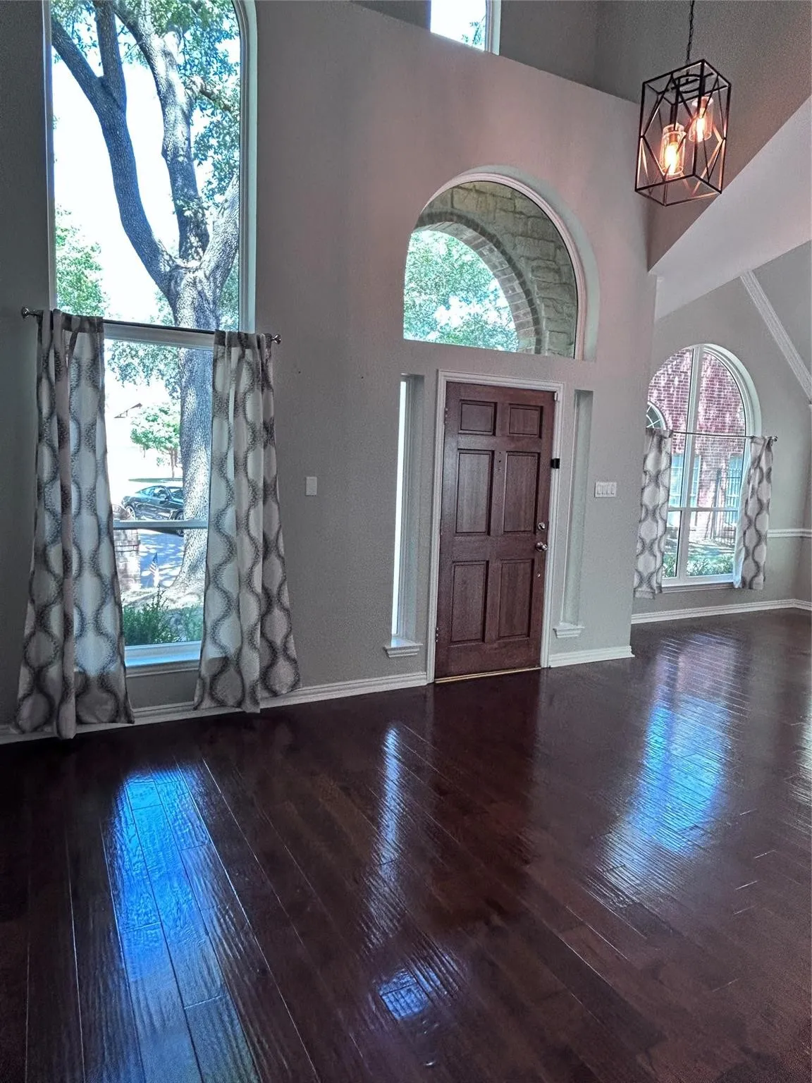 Single Family Residence For Rent in Dallas County , 2634 Lakeforest Court, Dallas, Texas 75214, 4 Bedroom, 3 Bathroom, 2 Garage spaces, 2,354 Sqft, built in 1994, mls#21367178, Real Estate Agent in Dallas, Homes For Rent in Dallas county, Homes For Rent in Dallas, Realtor in Dallas Texas, Real Estate Brokerage Independent Realty Texas, Luminita Cordes Realtor