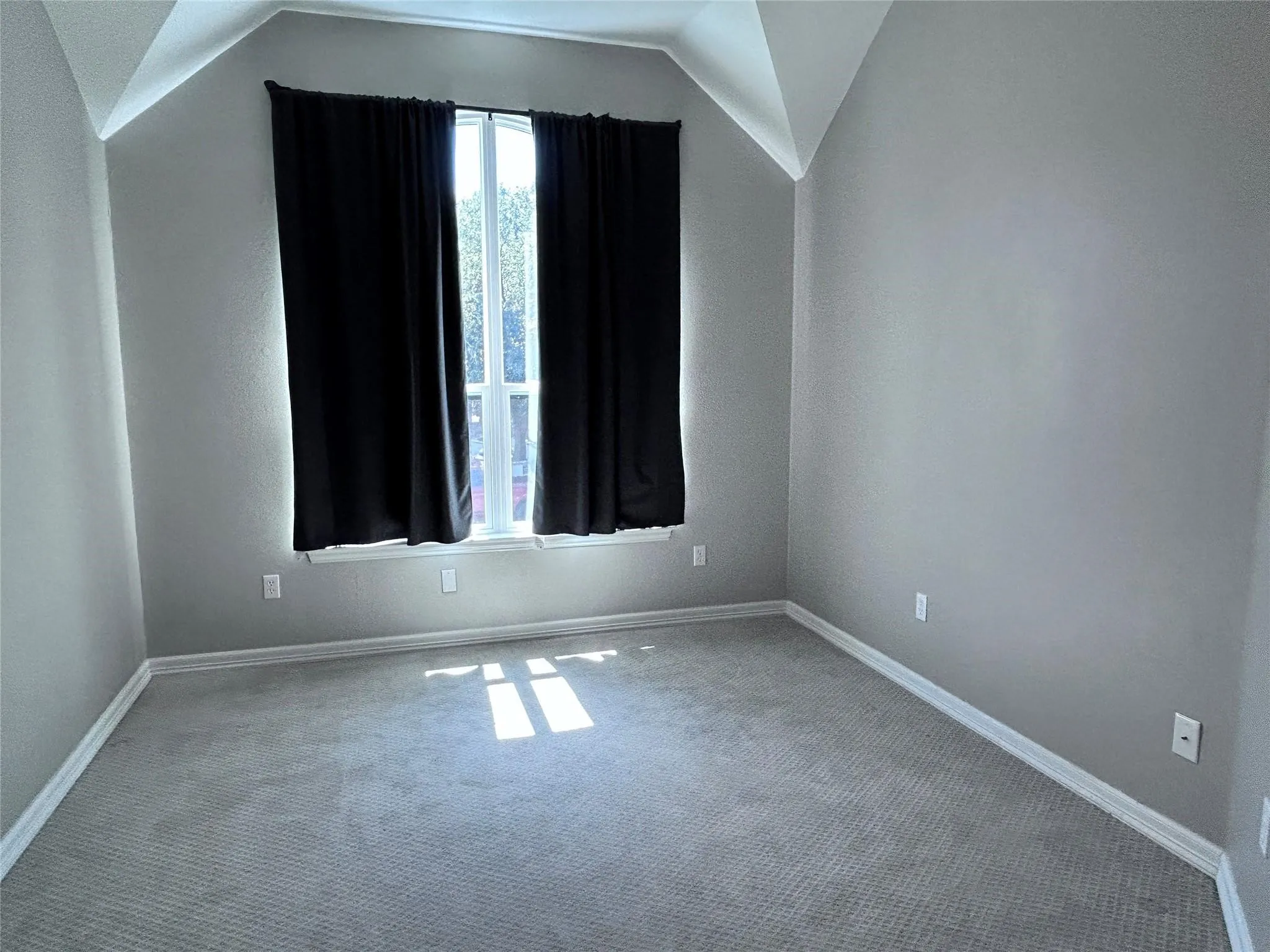 Single Family Residence For Rent in Dallas County , 2634 Lakeforest Court, Dallas, Texas 75214, 4 Bedroom, 3 Bathroom, 2 Garage spaces, 2,354 Sqft, built in 1994, mls#21367178, Real Estate Agent in Dallas, Homes For Rent in Dallas county, Homes For Rent in Dallas, Realtor in Dallas Texas, Real Estate Brokerage Independent Realty Texas, Luminita Cordes Realtor
