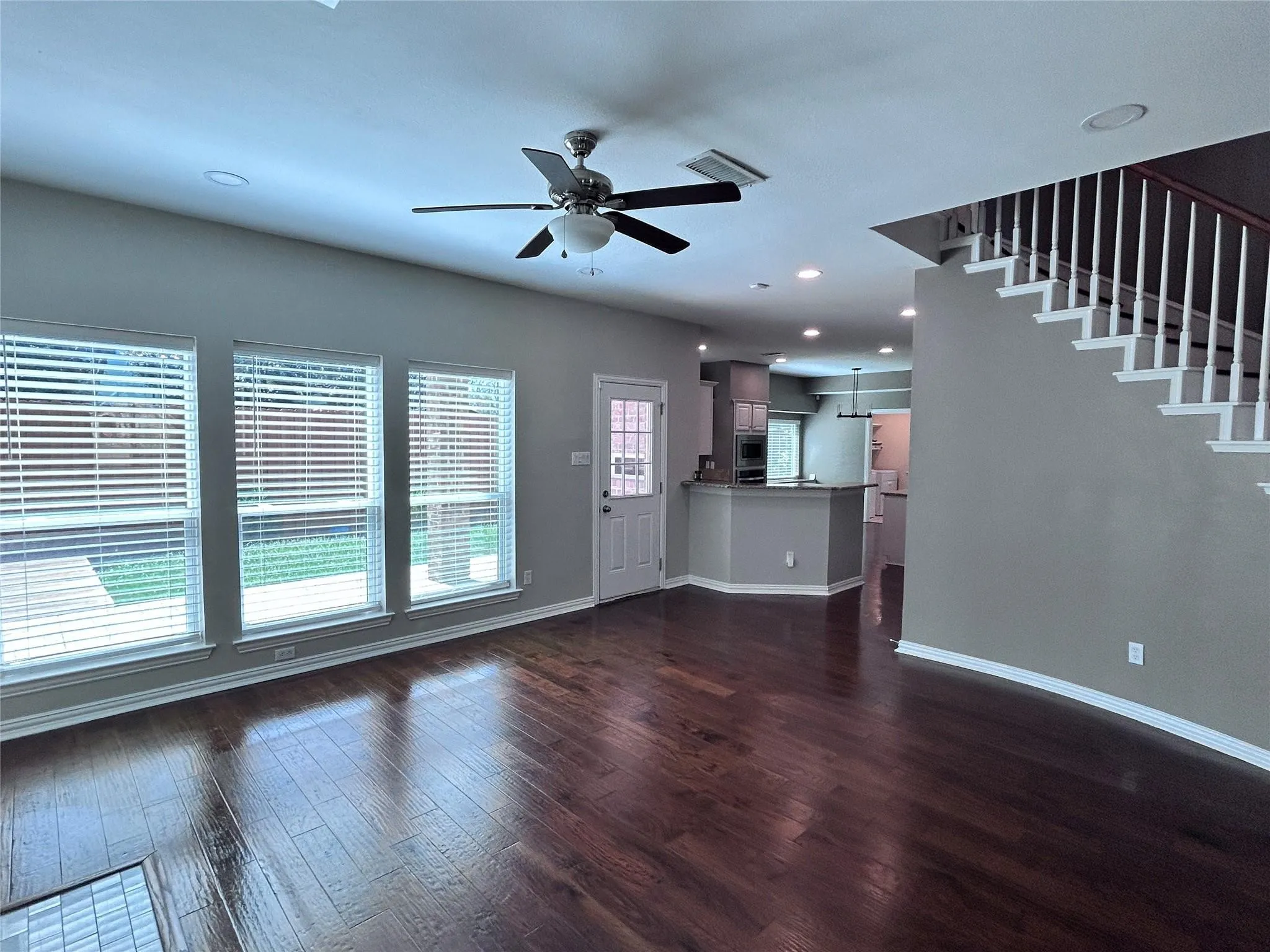 Single Family Residence For Rent in Dallas County , 2634 Lakeforest Court, Dallas, Texas 75214, 4 Bedroom, 3 Bathroom, 2 Garage spaces, 2,354 Sqft, built in 1994, mls#21367178, Real Estate Agent in Dallas, Homes For Rent in Dallas county, Homes For Rent in Dallas, Realtor in Dallas Texas, Real Estate Brokerage Independent Realty Texas, Luminita Cordes Realtor
