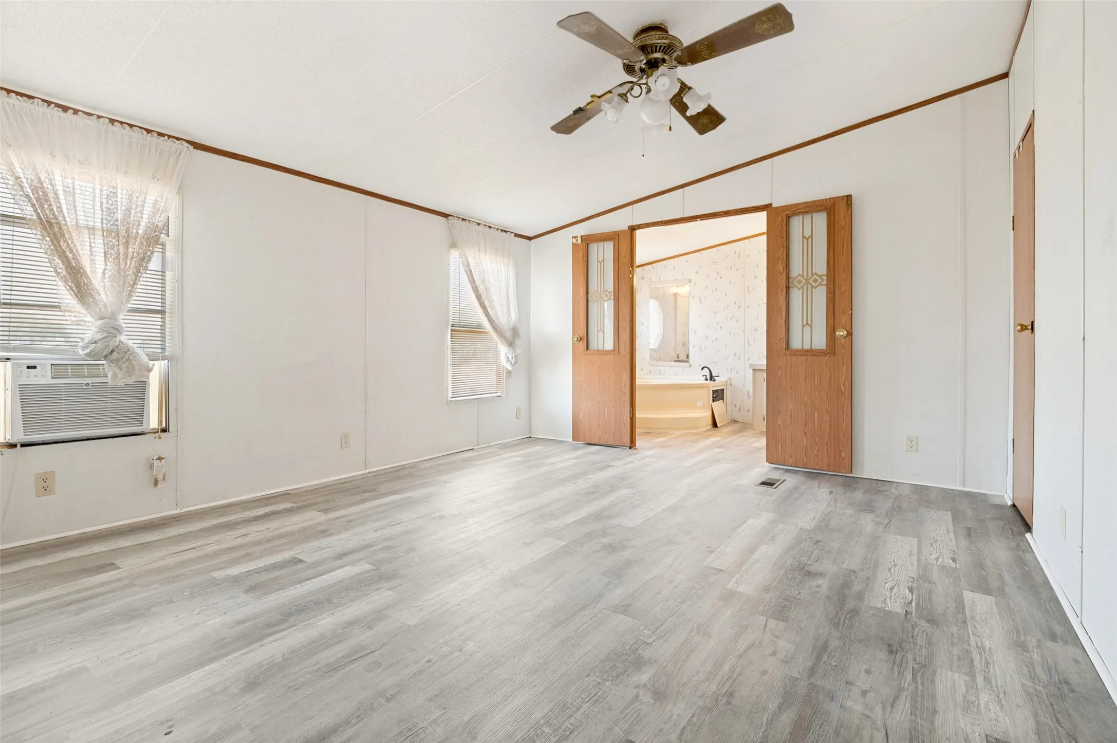Mobile Home For Sale in Ellis County , 523 W Pecan Tree Road, Waxahachie, Texas 75167, 4 Bedroom, 2 Bathroom, Garage spaces, 1,568 Sqft, built in 1997, Price $460,000, mls#21367129, Real Estate Agent in Waxahachie, Homes For Sale in Ellis county, Homes For Sale in Waxahachie, Realtor in Waxahachie Texas, Real Estate Brokerage Independent Realty Texas, Luminita Cordes Realtor