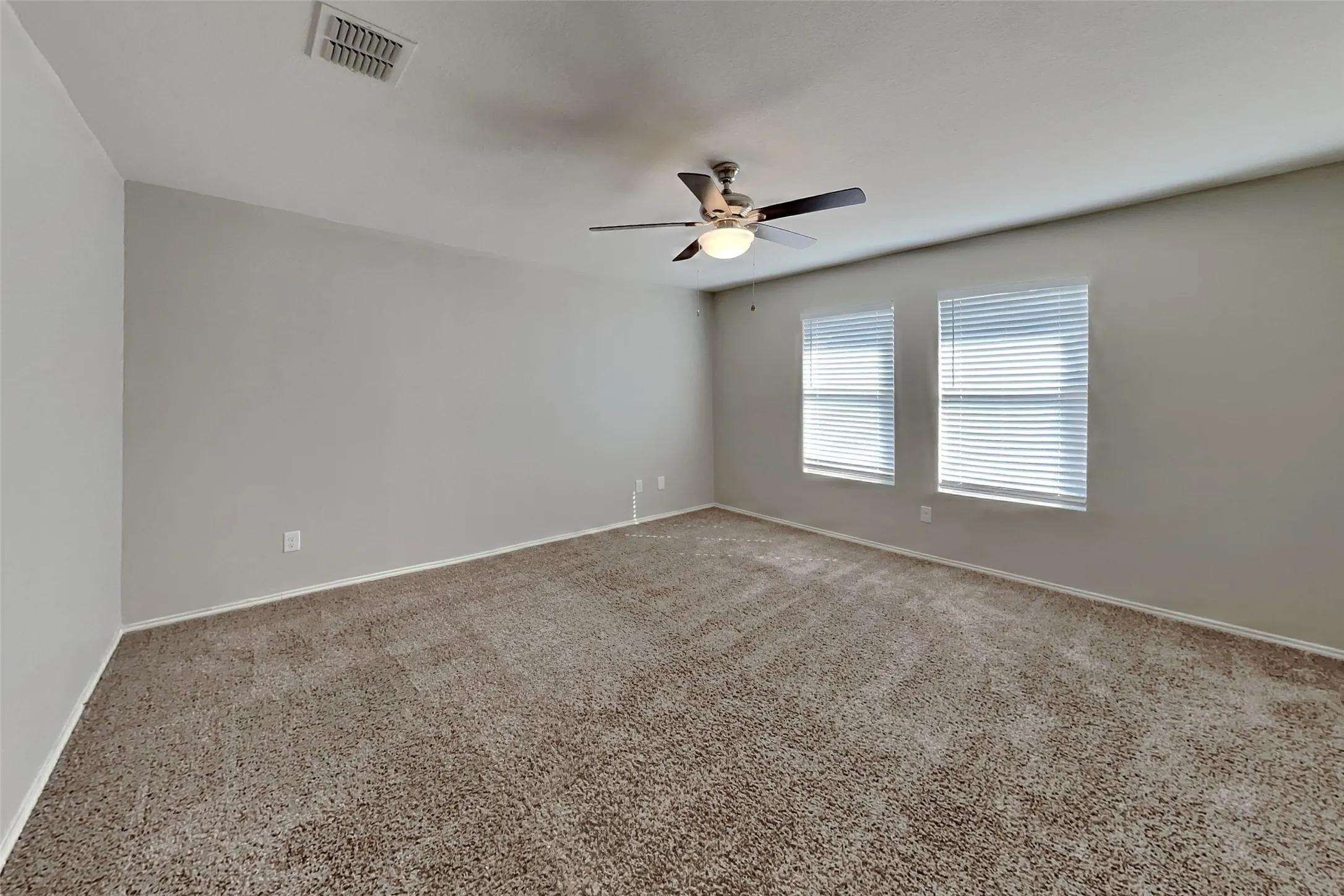 Single Family Residence For Rent in Tarrant County , 4941 Water Ridge Lane, Fort Worth, Texas 76179, 4 Bedroom, 2 Bathroom, 2 Garage spaces, 1,724 Sqft, built in 2006, mls#21367180, Real Estate Agent in Fort Worth, Homes For Rent in Tarrant county, Homes For Rent in Fort Worth, Realtor in Fort Worth Texas, Real Estate Brokerage Independent Realty Texas, Luminita Cordes Realtor